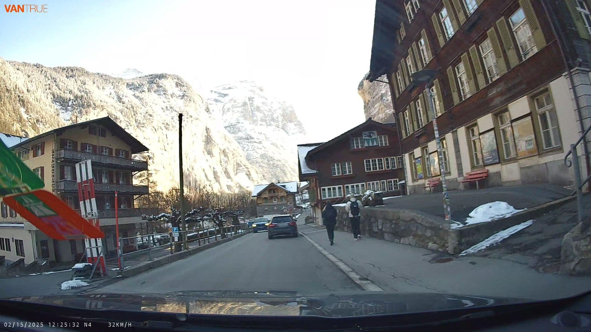 Street view near Chalet Rosa, Lauterbrunnen — © fcignat (CC BY-SA · Mapillary)