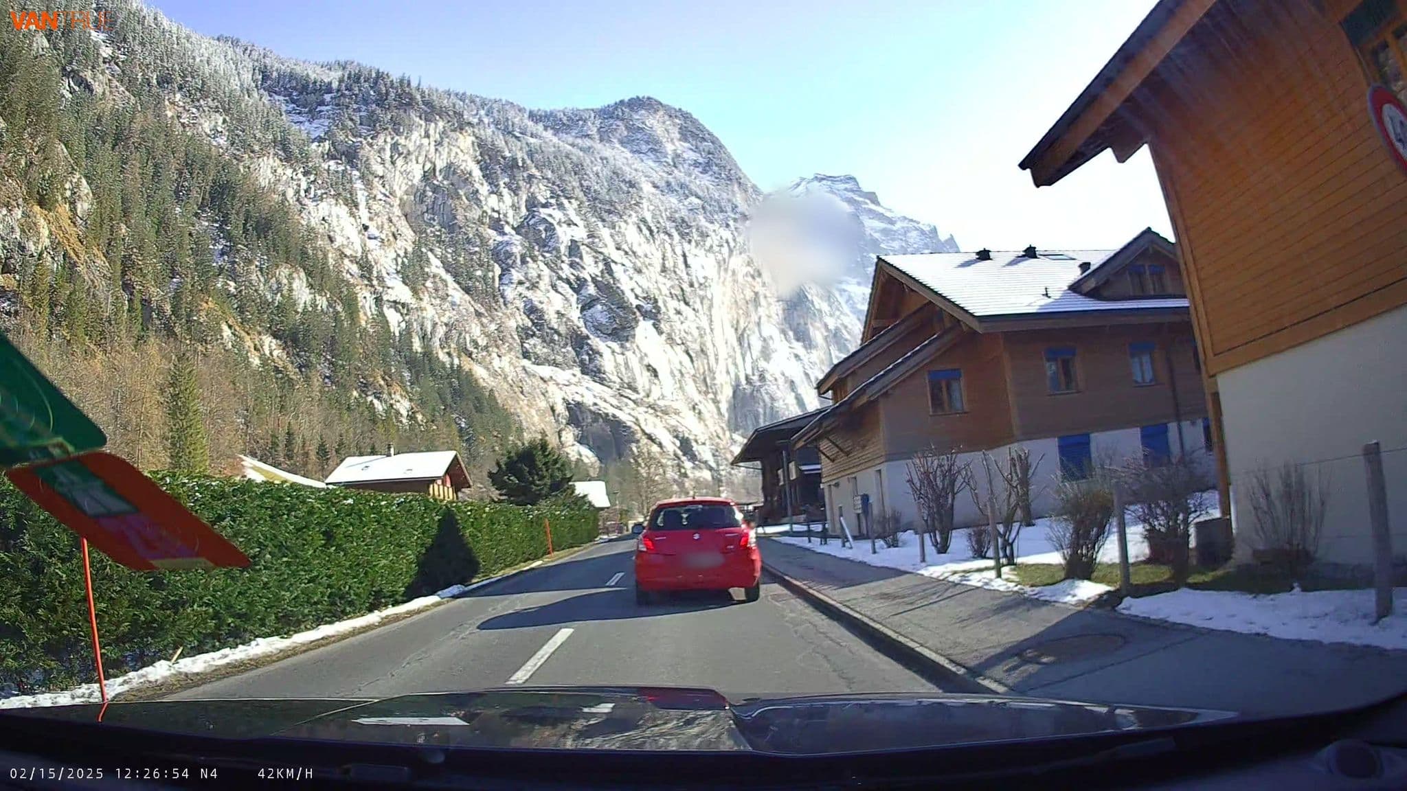 Street view near Apartment Staubbach, Wasserfall Lauterbrunnen, Lauterbrunnen — © fcignat (CC BY-SA · Mapillary)