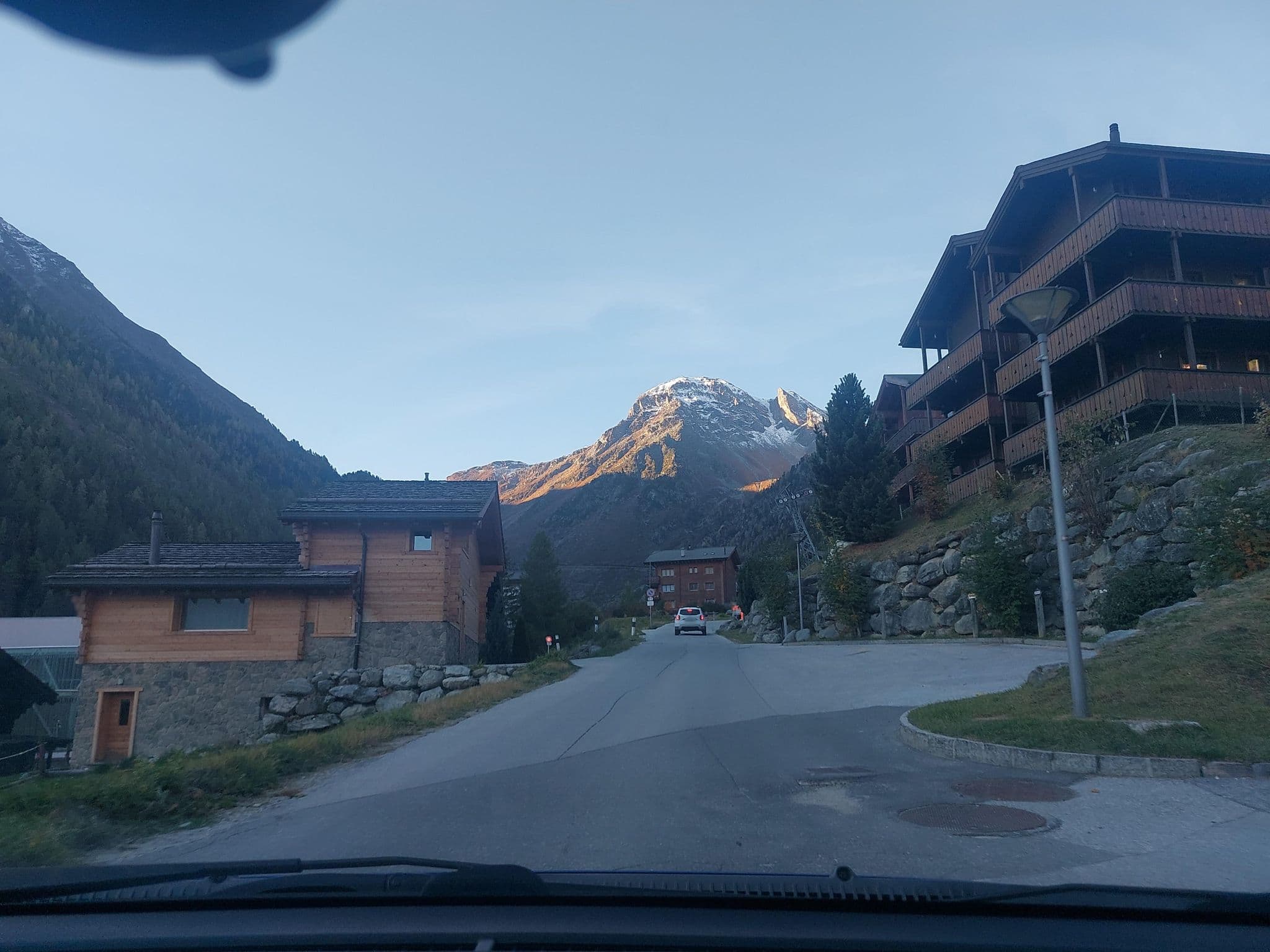 Street view near Apartment Grand Vallon, Evolène — © Balbenar (CC BY-SA · Mapillary)