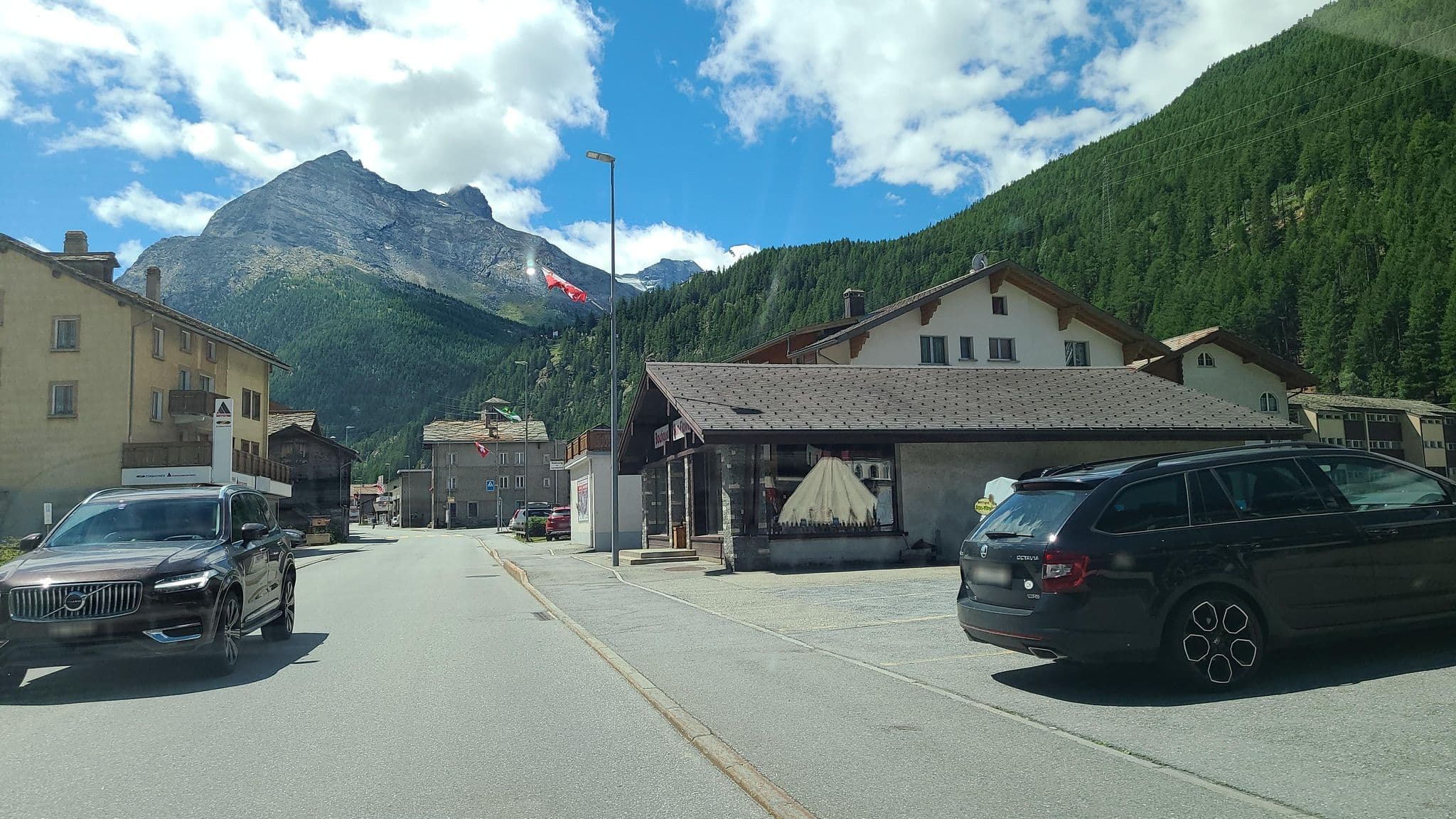 Street view near Apartment Sportina, Saas-Grund — © chrisbeddow (CC BY-SA · Mapillary)