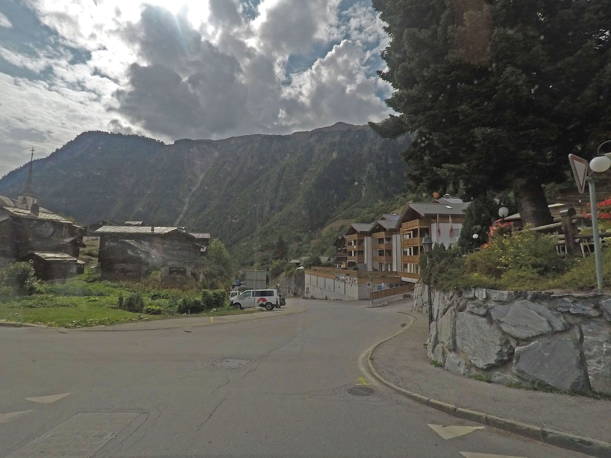 Street view near Blattnerhof Hotel Blatten, Naters — © canadarunner (CC BY-SA · Mapillary)