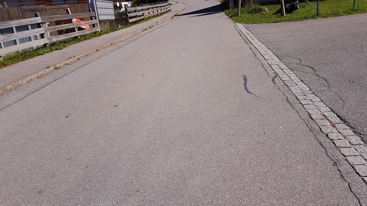 Street view near Alpina Room 125, Adelboden — © trac71 (CC BY-SA · Mapillary)