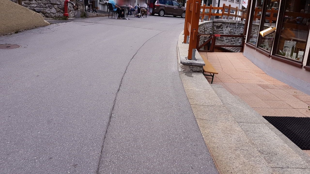Street view near Haus Soldanella, Leukerbad — © trac71 (CC BY-SA · Mapillary)
