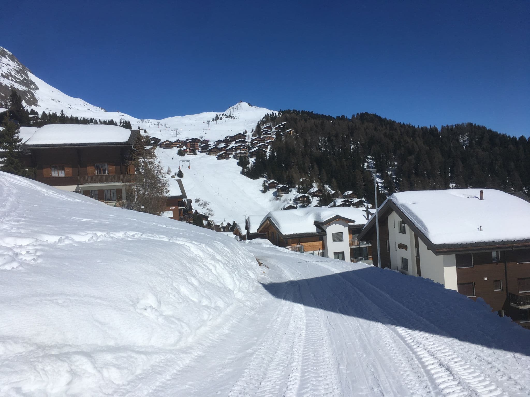 Street view near Chalet Nuchri Nelaki, Fiesch — © habi (CC BY-SA · Mapillary)
