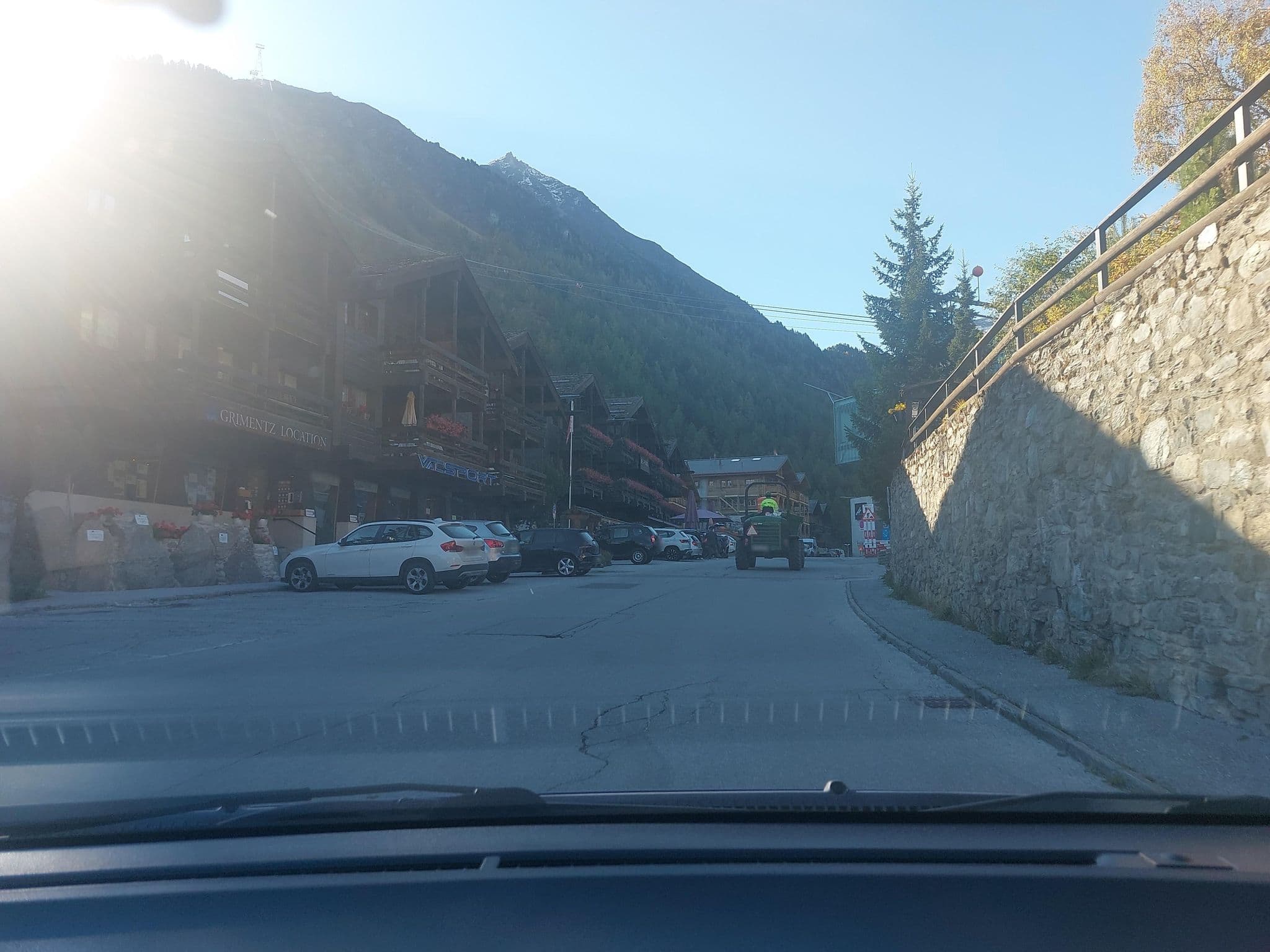 Street view near Alpina, Evolène — © Balbenar (CC BY-SA · Mapillary)