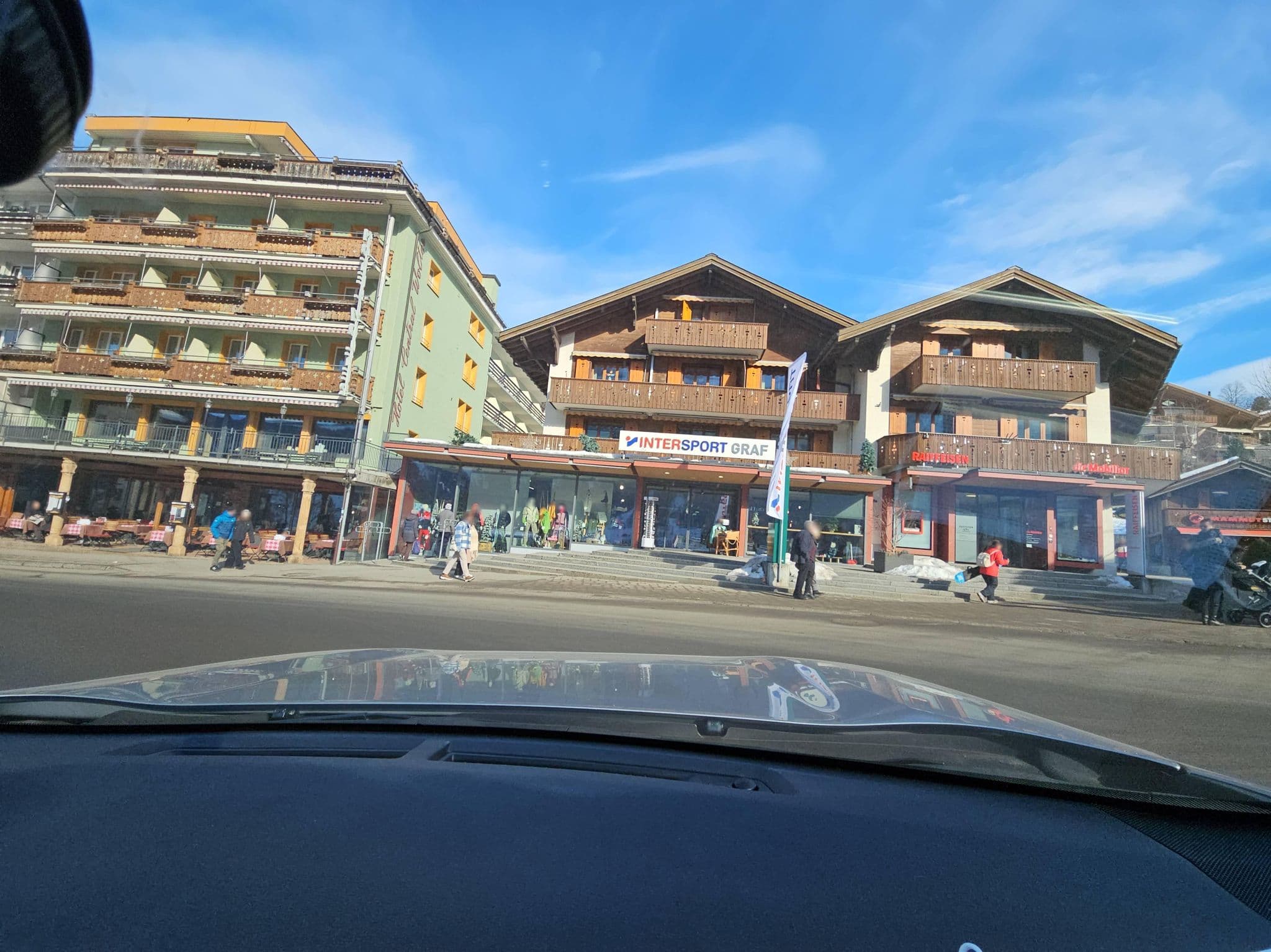 Street view near Hirschen-Grindelwald, Grindelwald — © Yha1 (CC BY-SA · Mapillary)