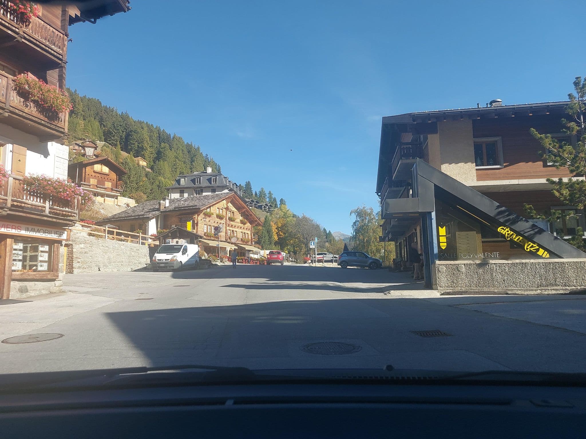 Street view near Hotel A La Marenda, Evolène — © Balbenar (CC BY-SA · Mapillary)