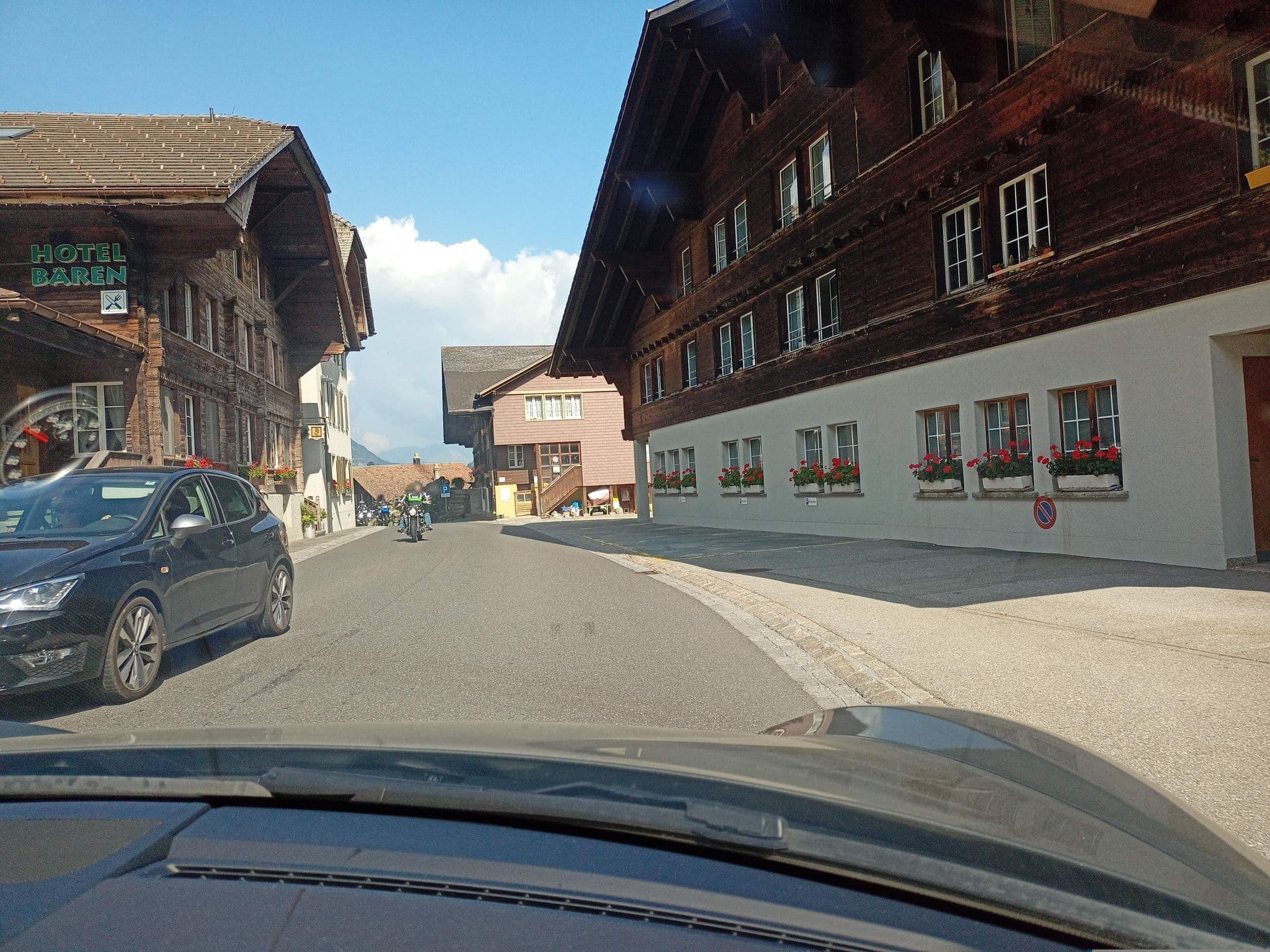 Street view near Hotel Bären Guttannen AG, Meiringen — © xdTAGCLAN (CC BY-SA · Mapillary)