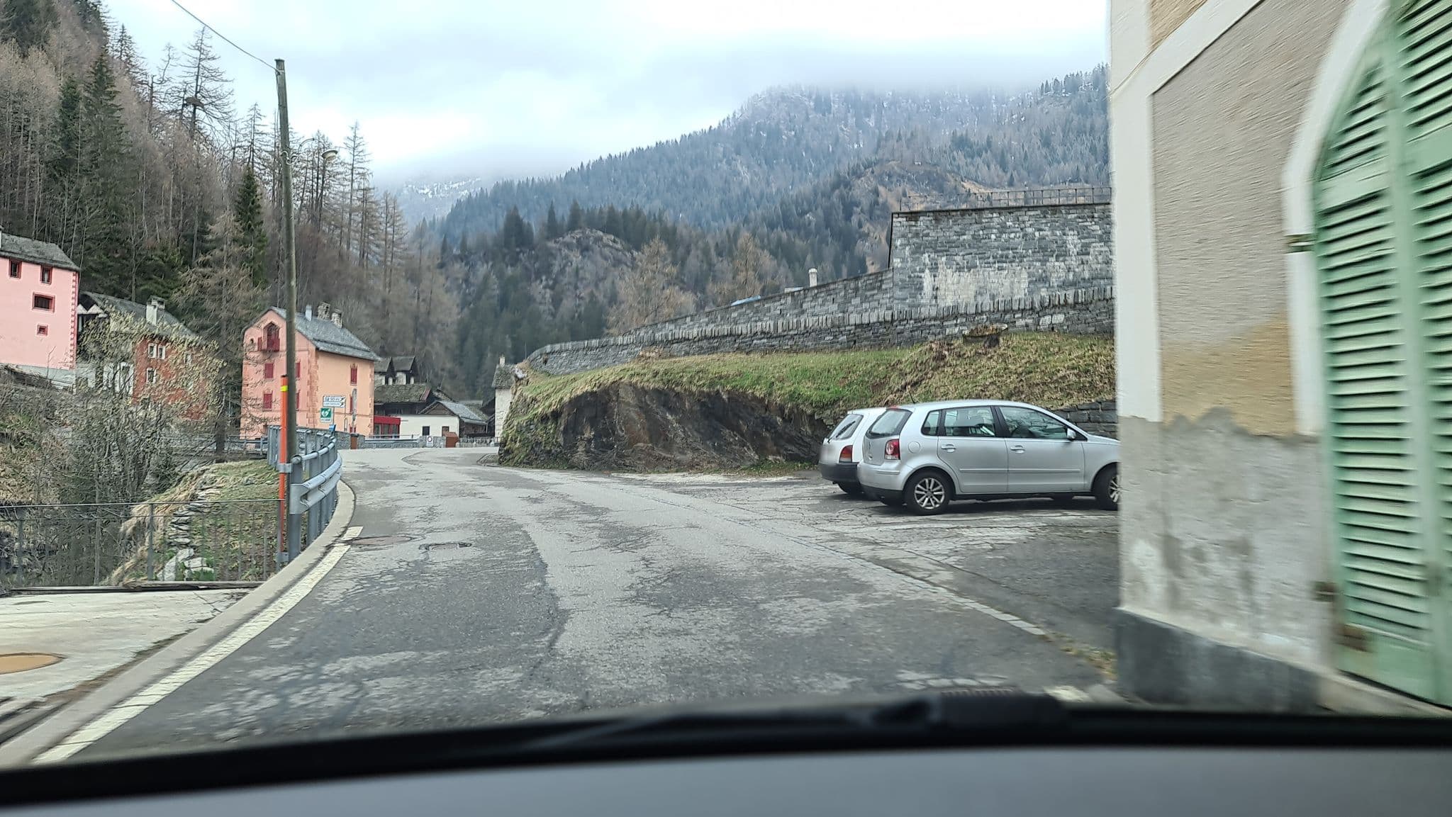 Street view near Hotel Ristorante Pineta Fusio, Airolo — © alexanderar (CC BY-SA · Mapillary)