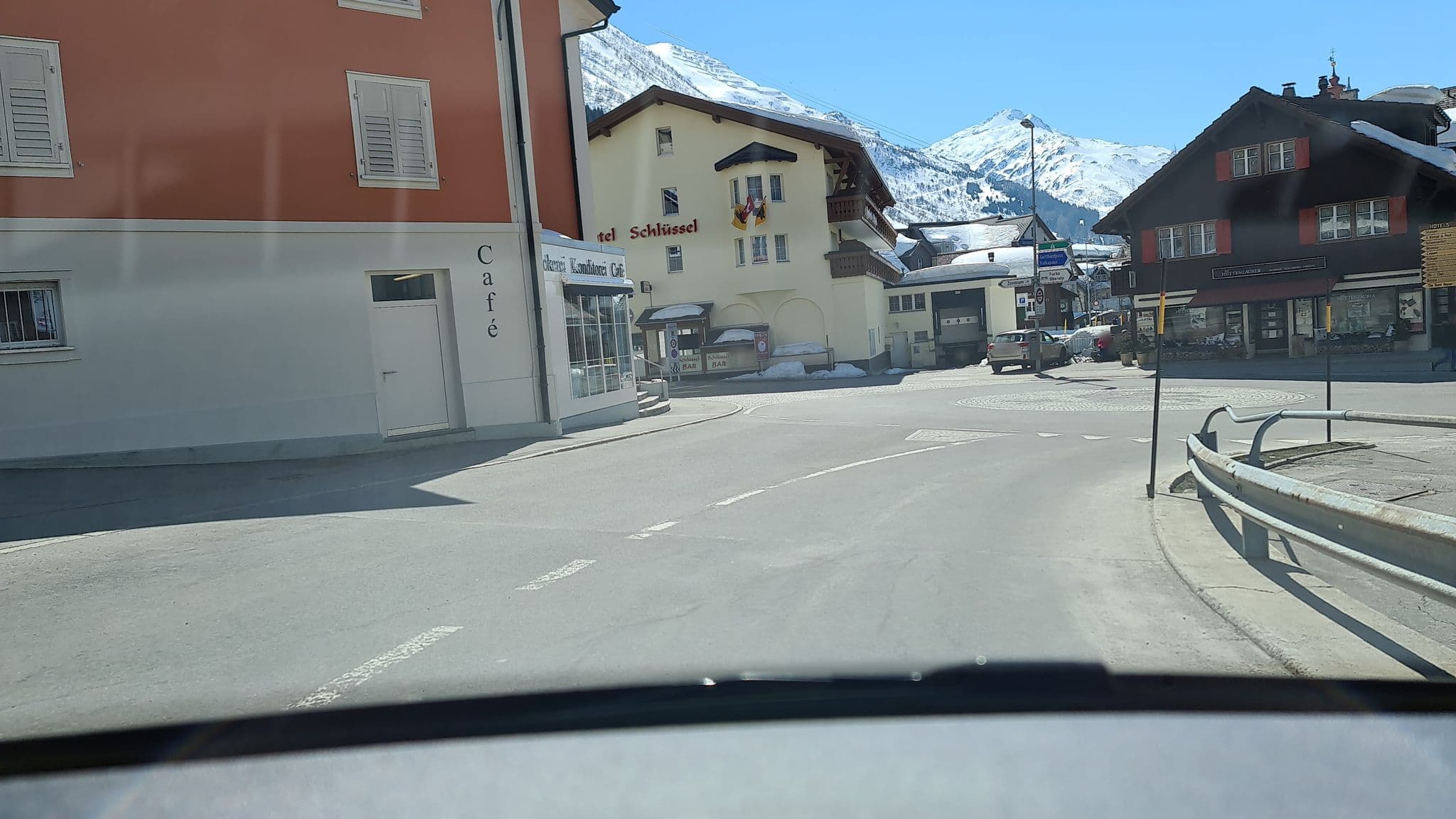 Street view near Hotel Monopol, Andermatt — © alexanderar (CC BY-SA · Mapillary)