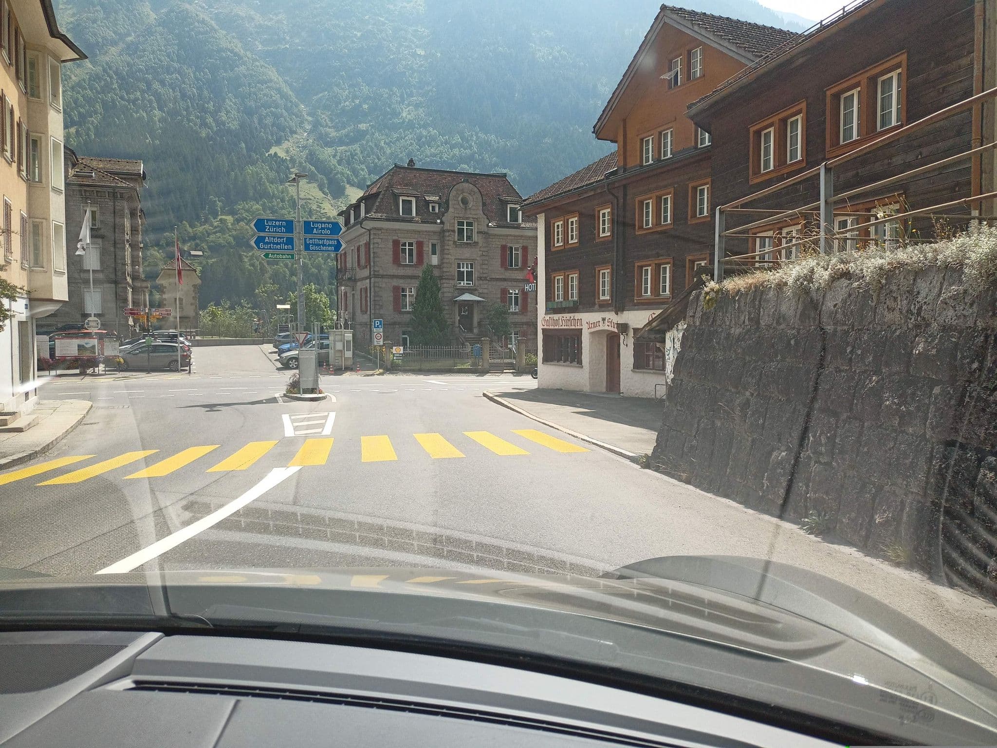 Street view near Hirschen Wassen UR, Andermatt — © xdTAGCLAN (CC BY-SA · Mapillary)