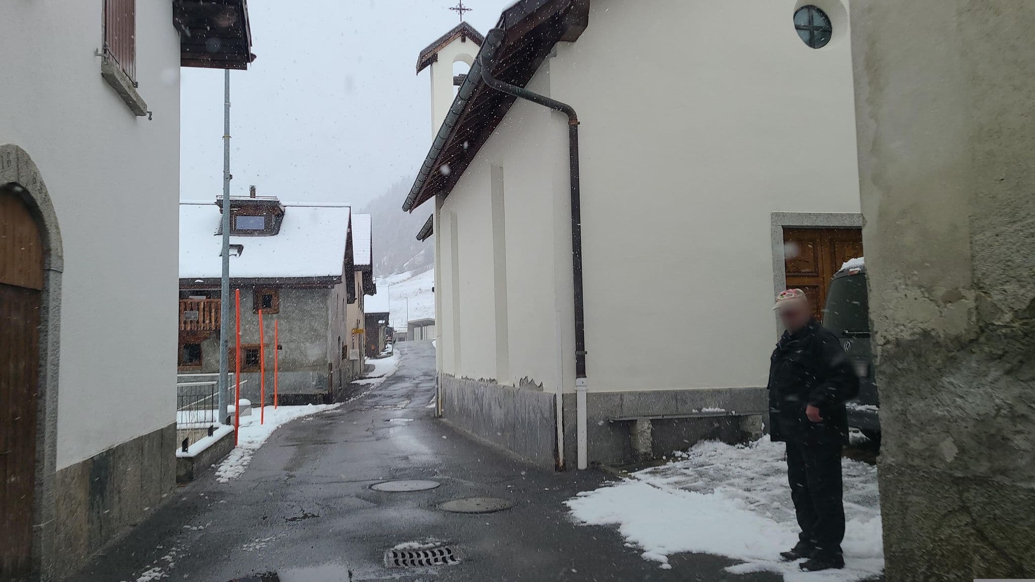Street view near Ristorante Albergo Pizzo Rotondo, Airolo — © chrisbeddow (CC BY-SA · Mapillary)