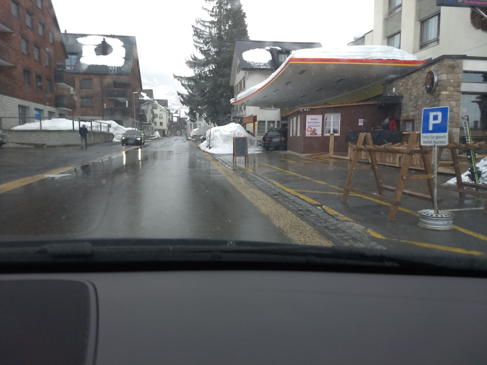 Street view near Hotel Aurora, Andermatt — © schalke_05 (CC BY-SA · Mapillary)