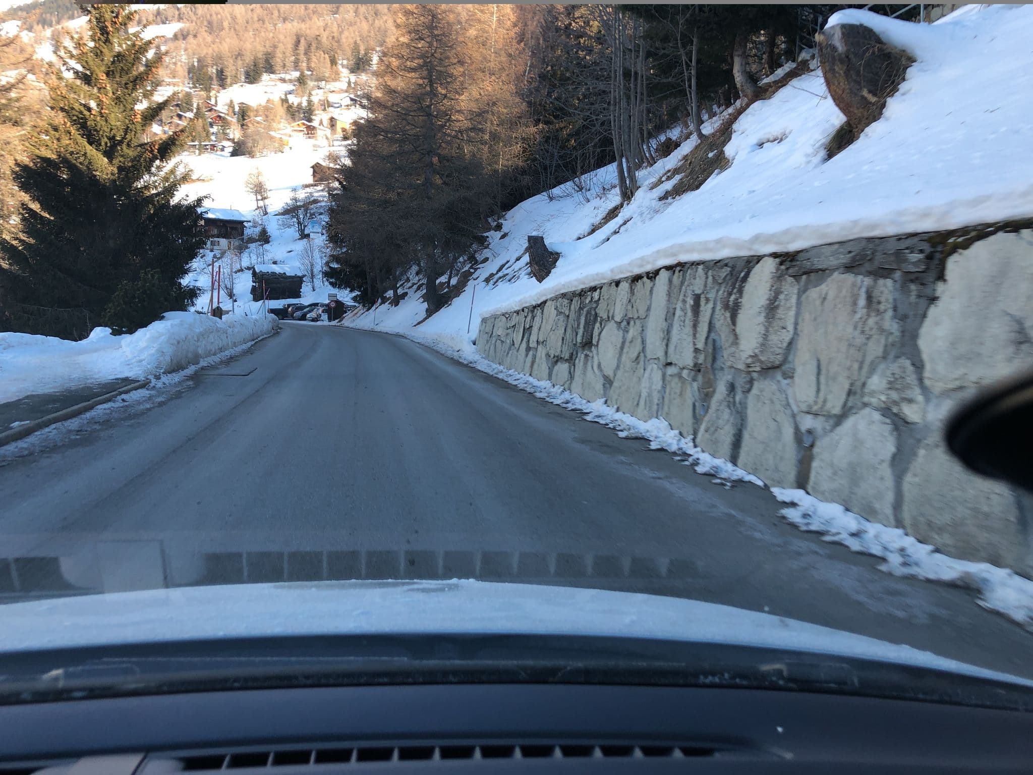 Street view near Hotel Garni Bellwald, Fiesch — © stefan005 (CC BY-SA · Mapillary)
