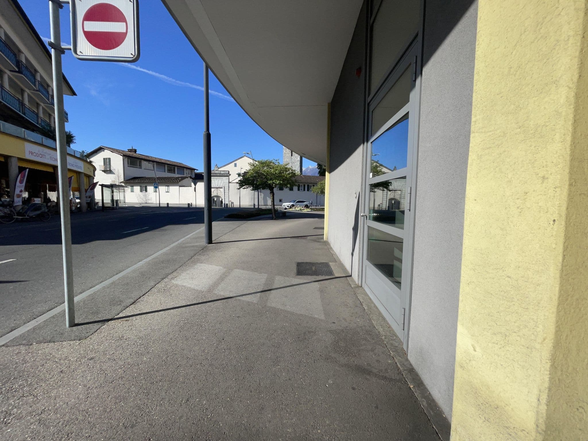 Street view near Hotel - Ristorante Timeo, Ascona — © Harshali (CC BY-SA · Mapillary)