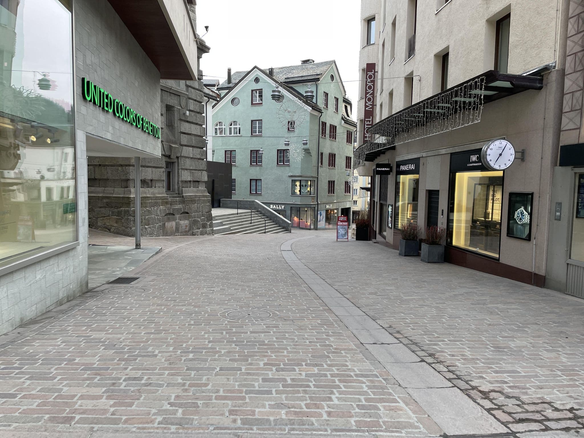 Street view near Pia Jehle-Degiacomi & Co, St. Moritz — © u001 (CC BY-SA · Mapillary)