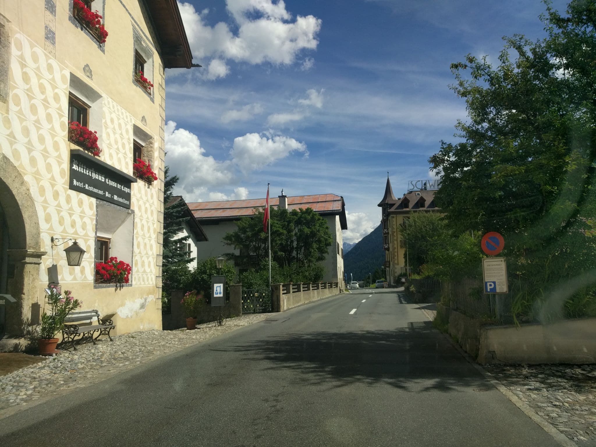 Street view near Youth Hostel Sta-Maria, Scuol — © lumi (CC BY-SA · Mapillary)