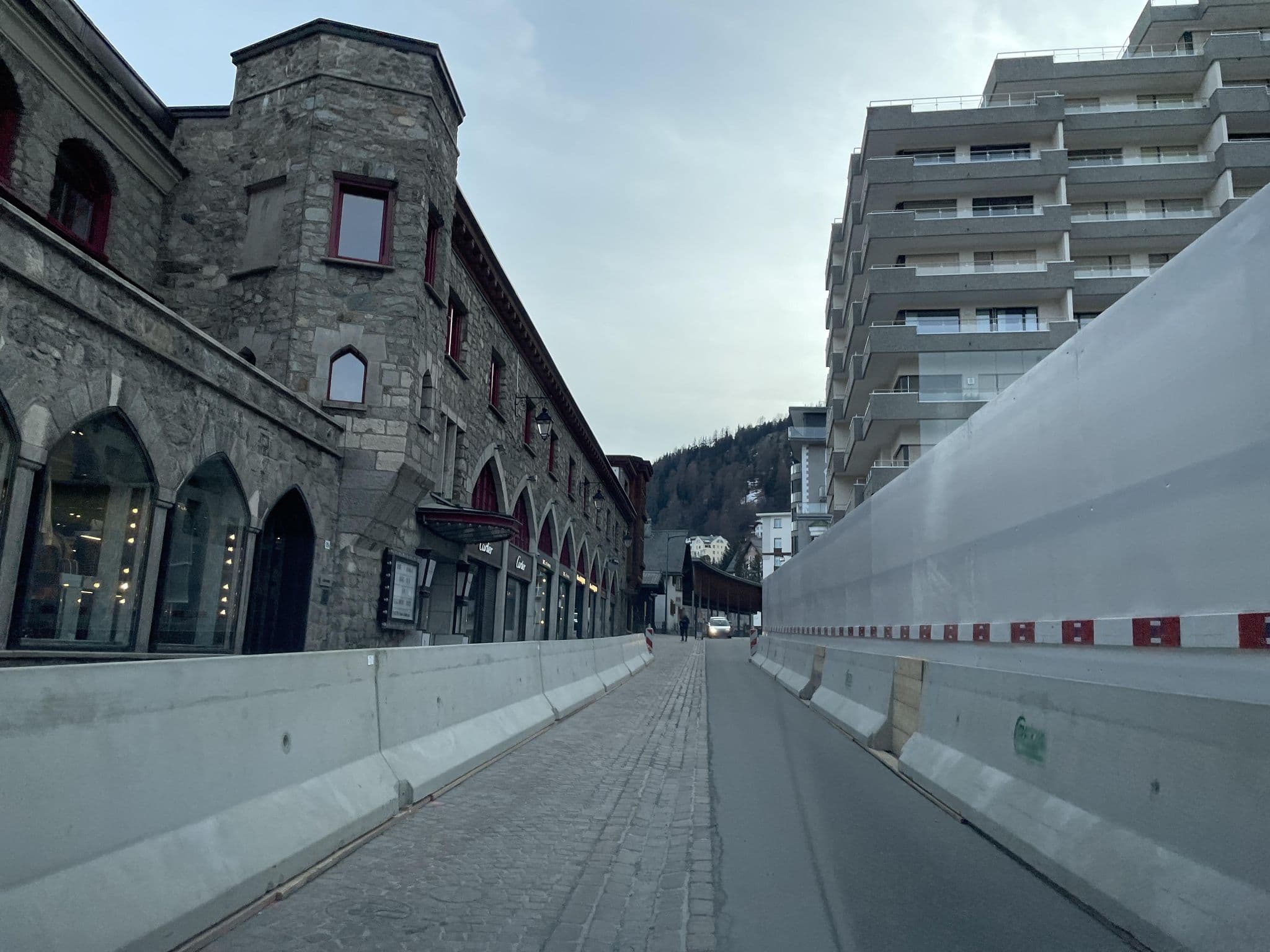 Street view near Gasthaus Spinas, St. Moritz — © u001 (CC BY-SA · Mapillary)