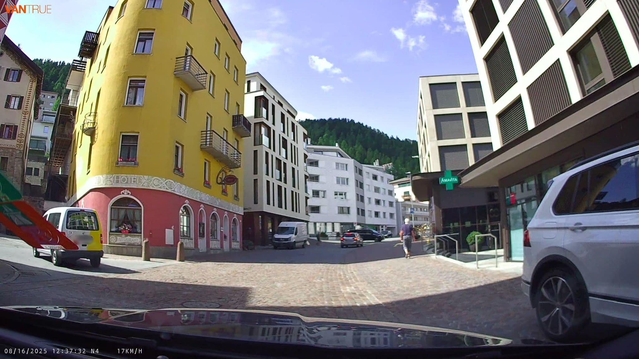 Street view near Hotel Edelweiss, St. Moritz — © fcignat (CC BY-SA · Mapillary)