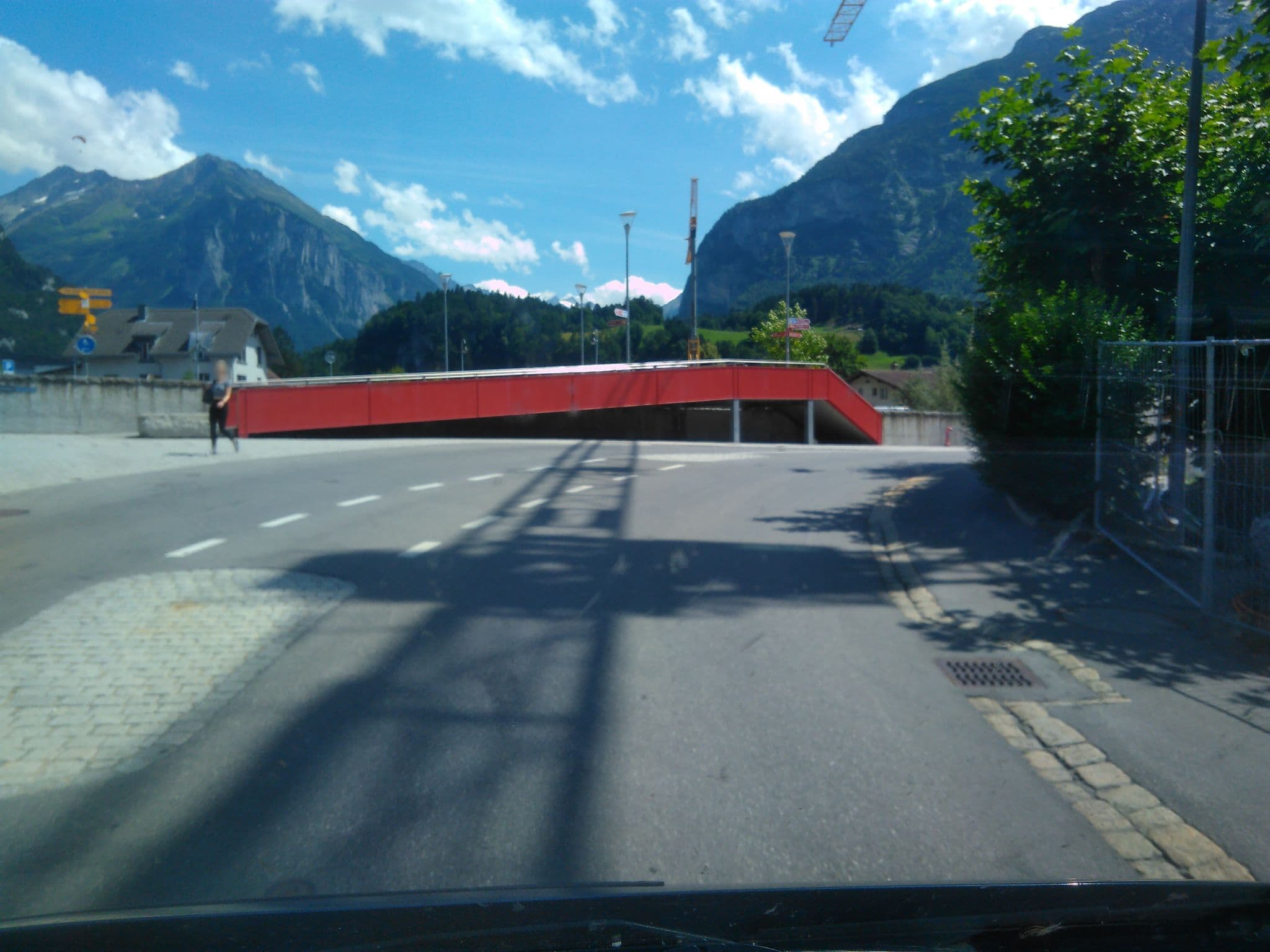 Street view near Ferienapartment Landhaus 4U Meiringen, Meiringen — © mknight (CC BY-SA · Mapillary)