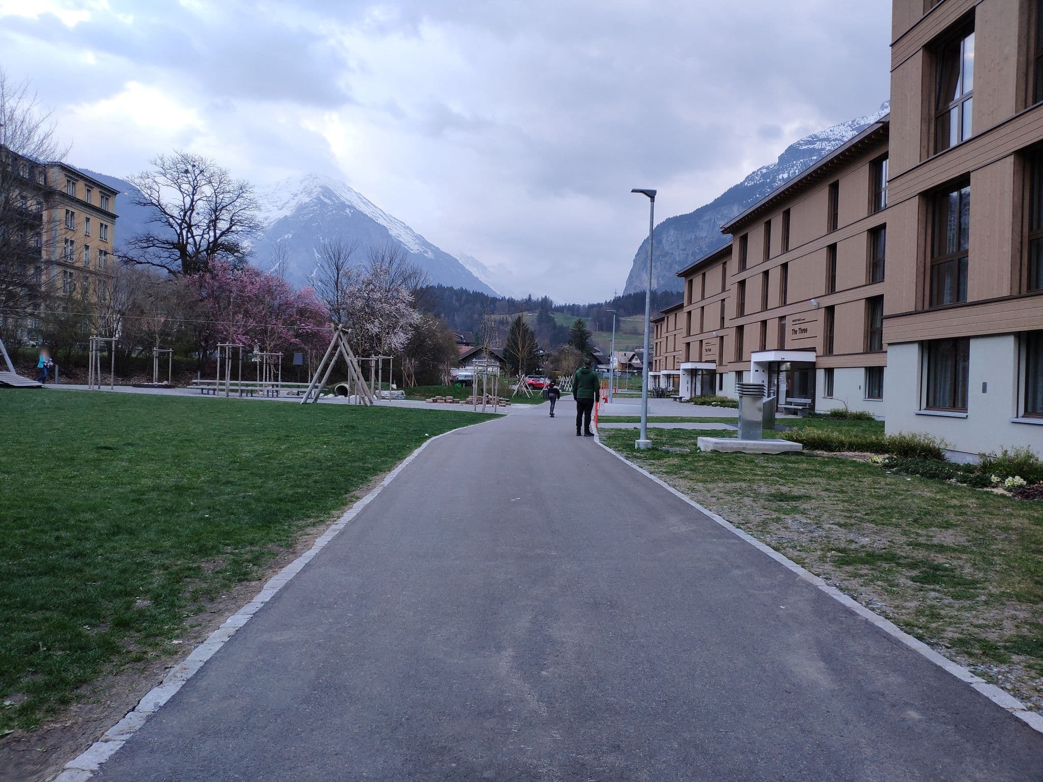 Street view near Swisspeak Resorts, Meiringen — © pmatuszy (CC BY-SA · Mapillary)