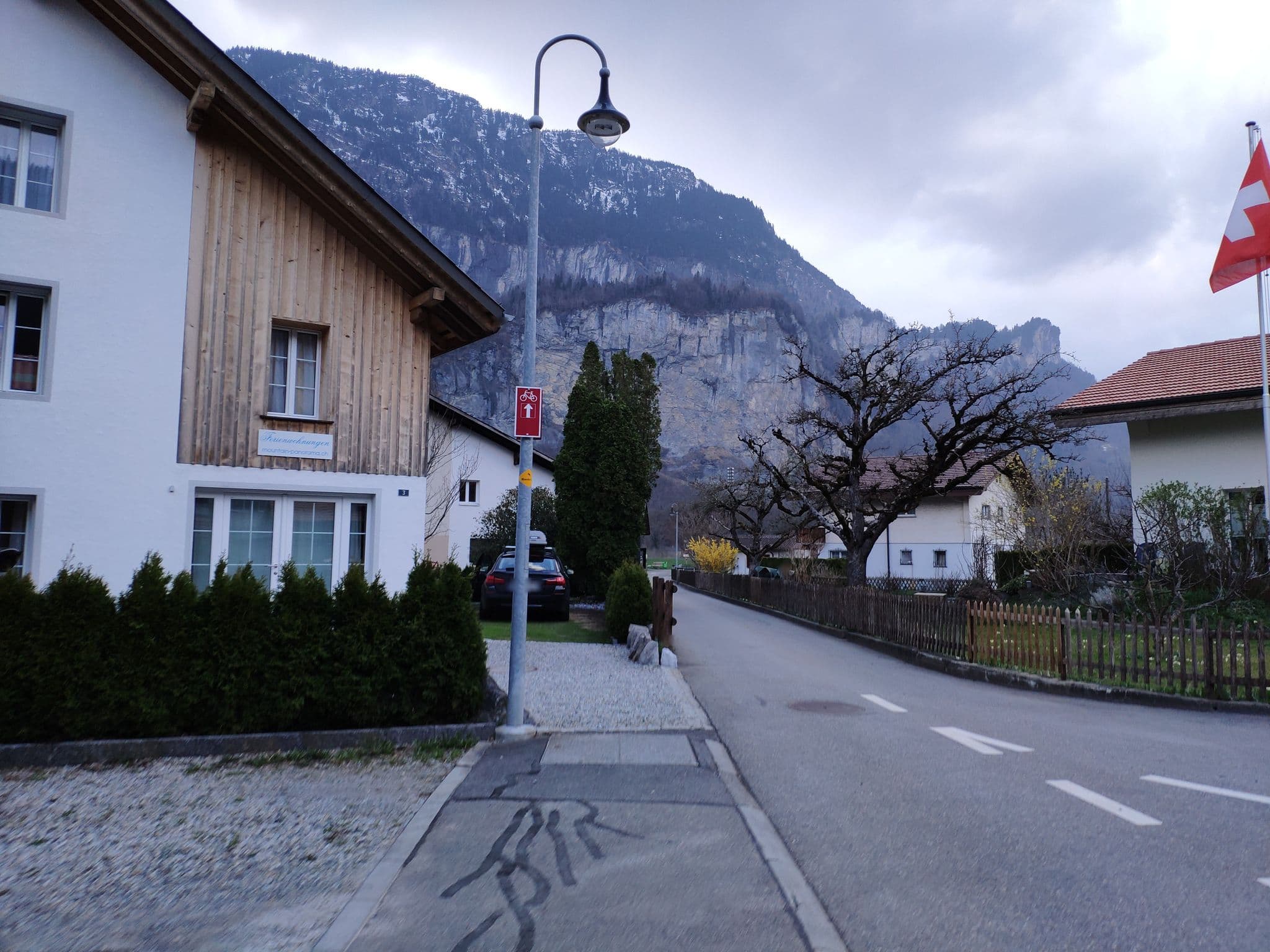 Street view near Mountain-Panorama, Meiringen — © pmatuszy (CC BY-SA · Mapillary)