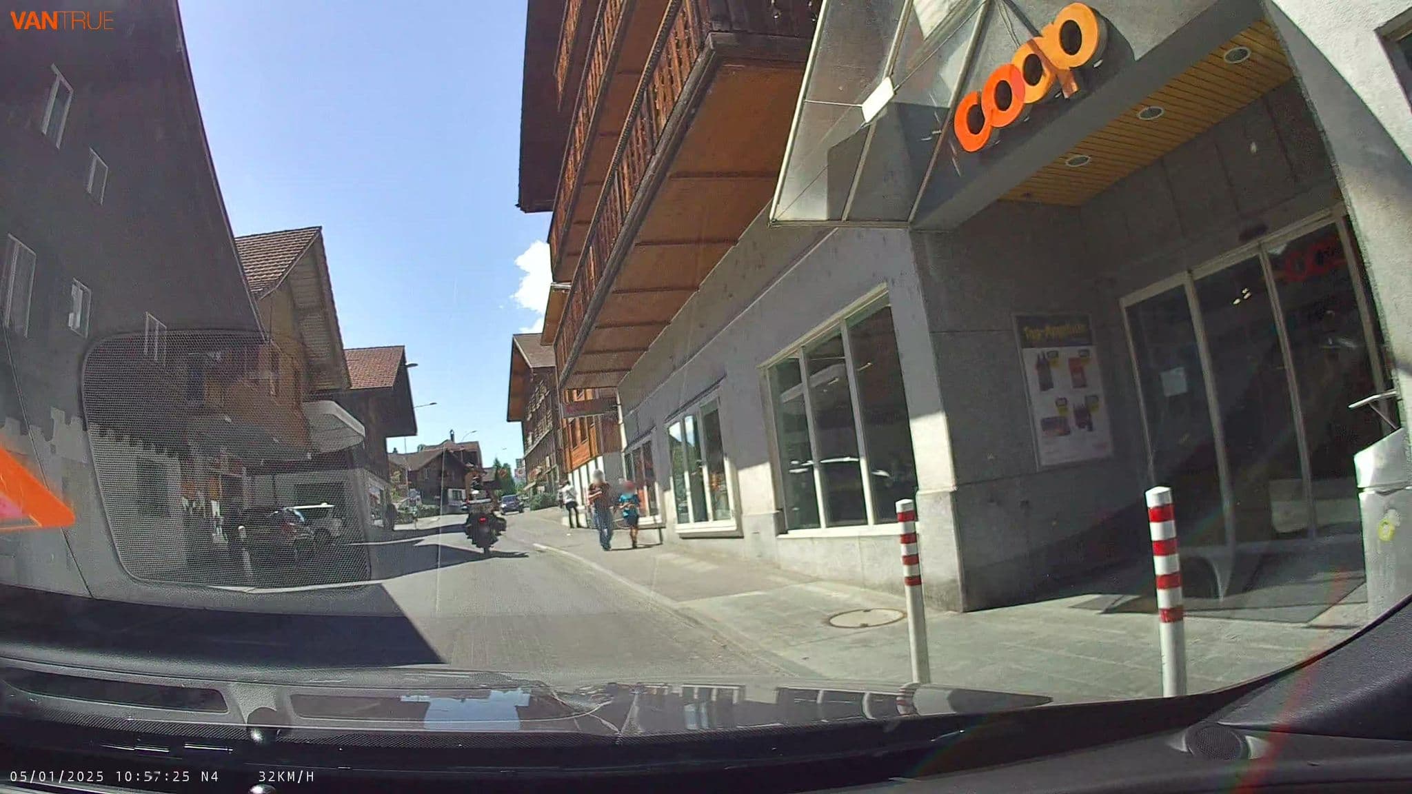 Street view near Contrapunkt AG, Brienz — © fcignat (CC BY-SA · Mapillary)