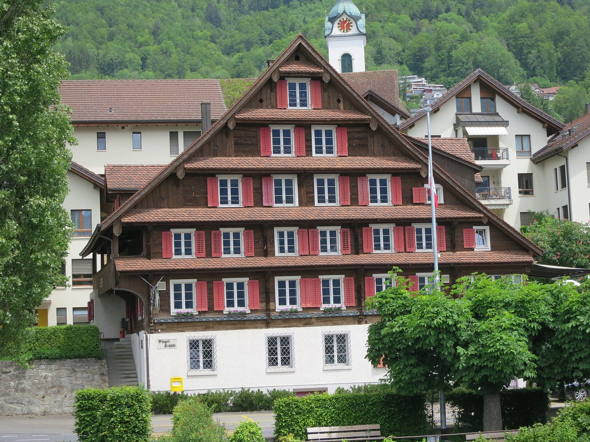 Gasthaus Engel (via Wikimedia Commons, CC BY-SA 3.0)