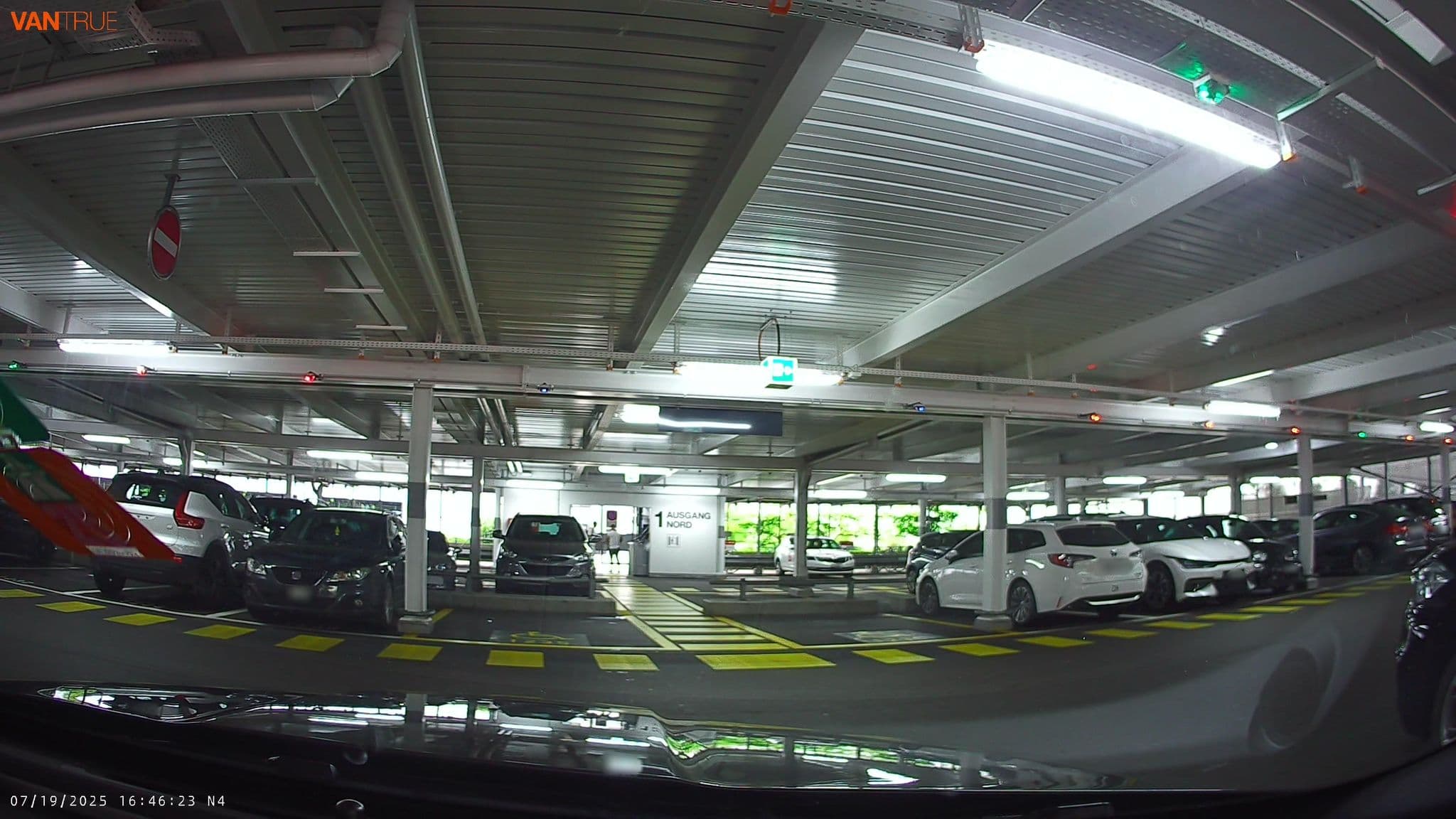 Street view near OfficeWerft Business-Apartments, Luzern — © fcignat (CC BY-SA · Mapillary)