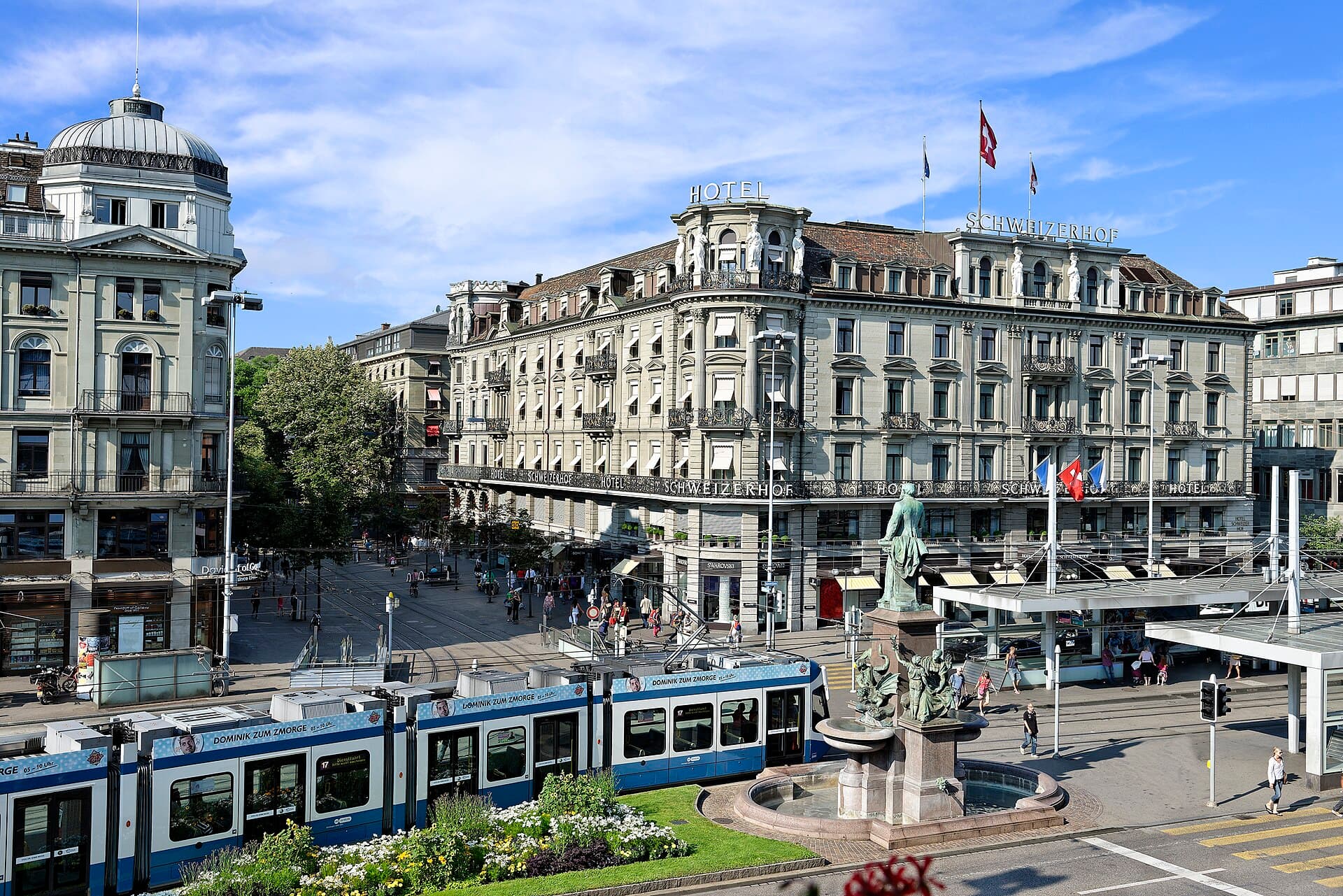 Hotel Schweizerhof Zürich (via Wikimedia Commons, CC BY-SA 4.0)