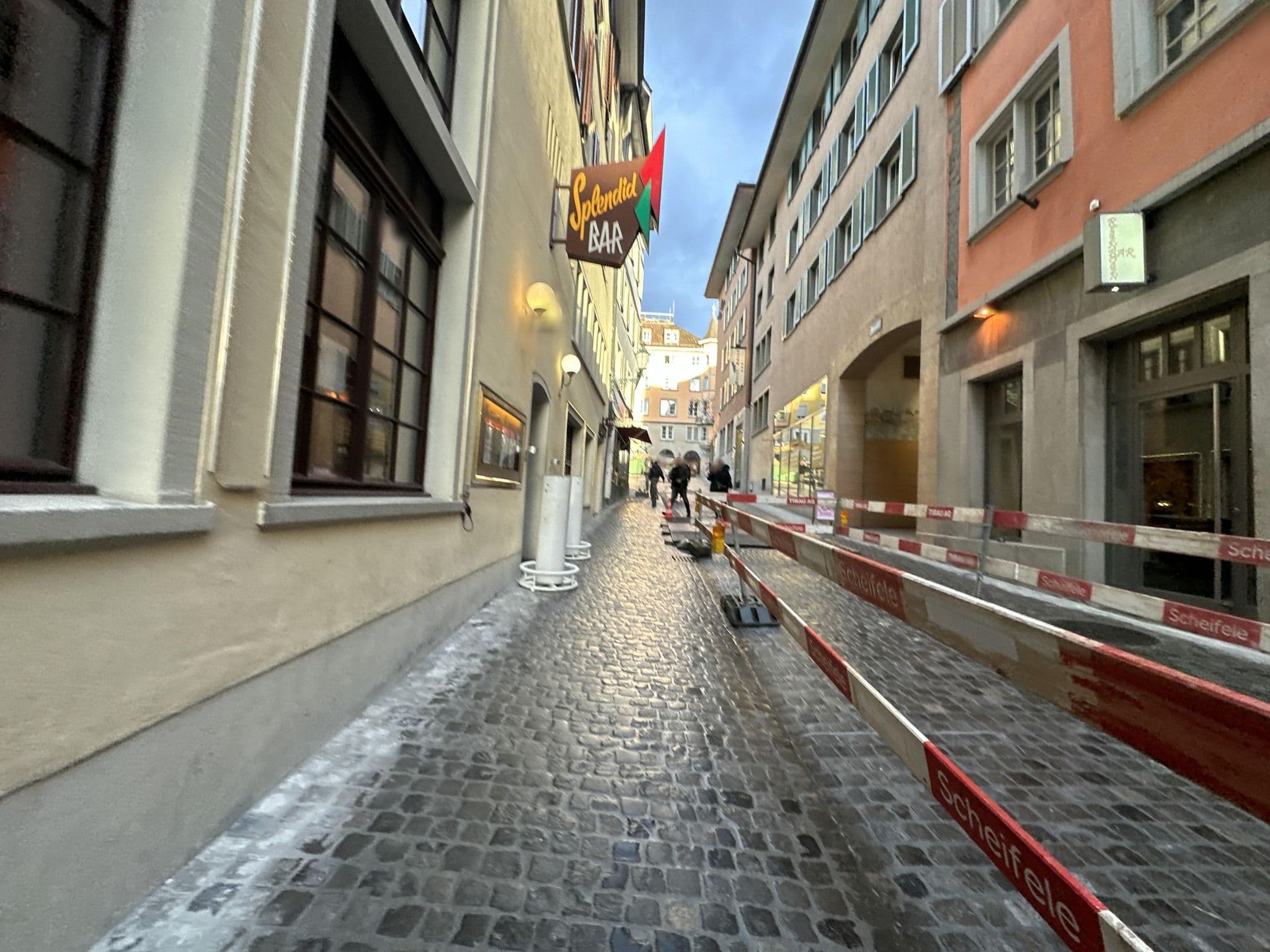 Street view near City Backpacker Hotel Biber, Zürich (Kreis 1) / Rathaus — © quickness805 (CC BY-SA · Mapillary)