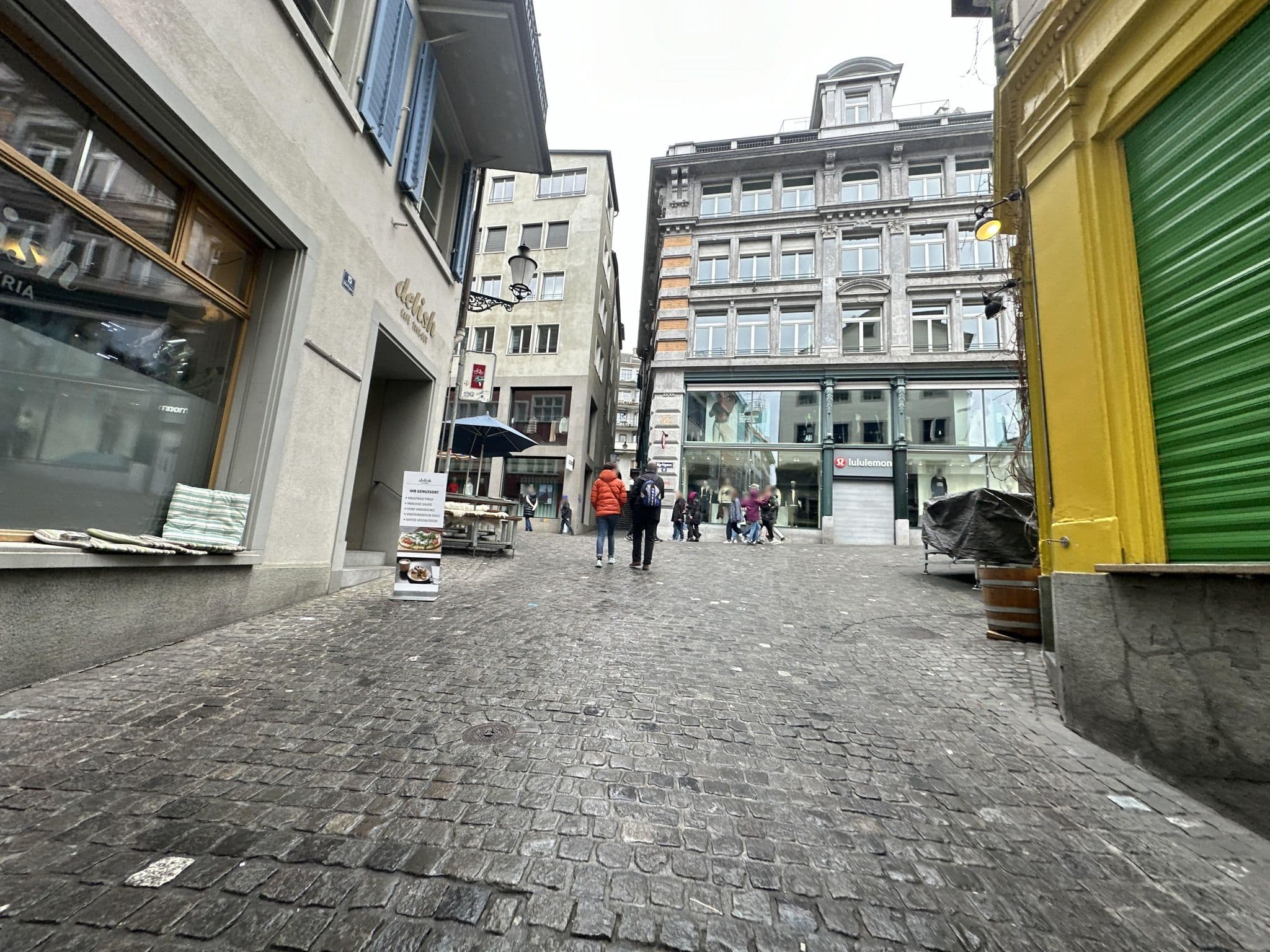 Street view near ZicZac Rock Hotel, Zürich (Kreis 1) / Rathaus — © quickness805 (CC BY-SA · Mapillary)