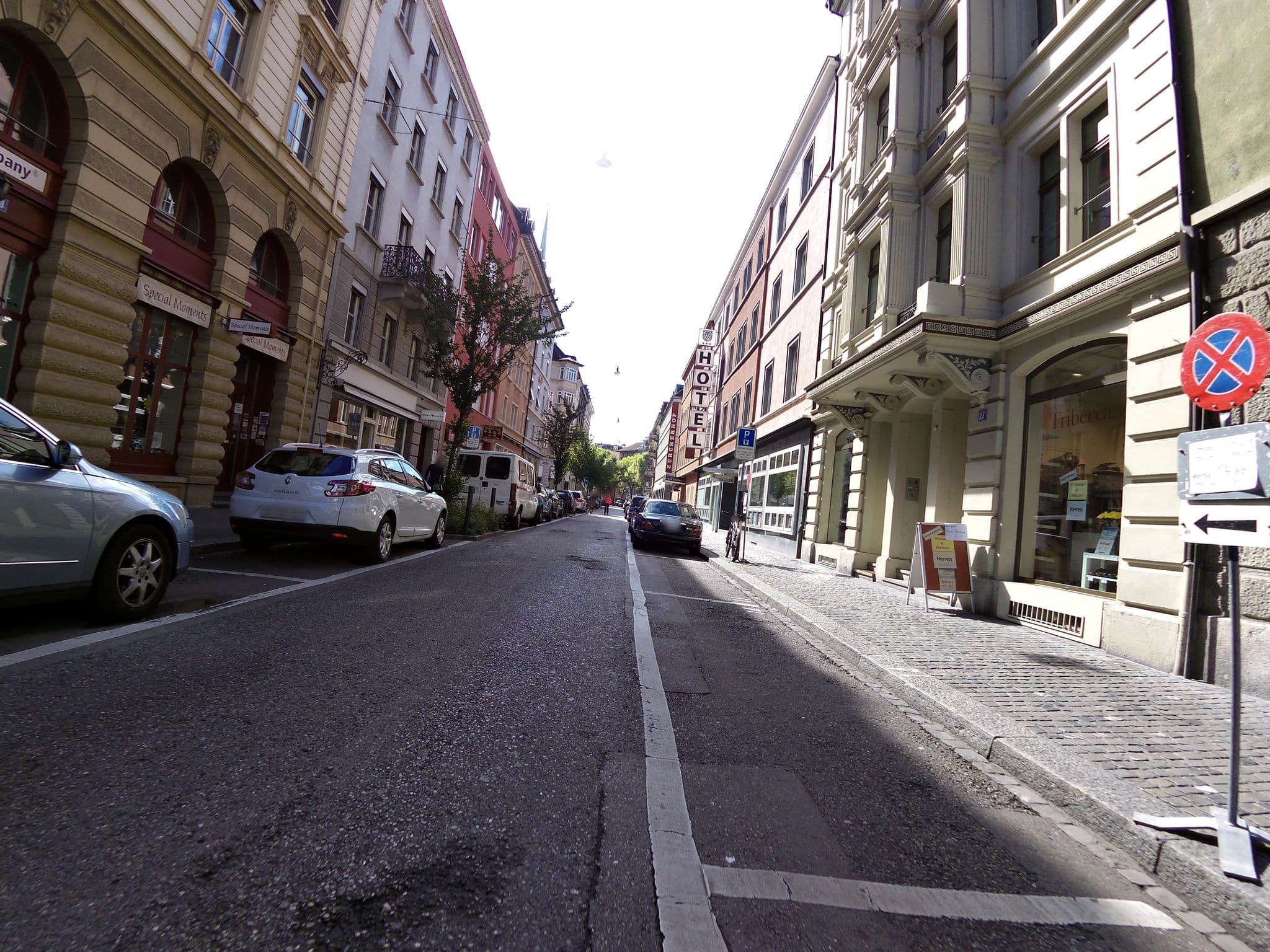 Street view near Hotel Basilea, Zürich (Kreis 1) / Rathaus — © till (CC BY-SA · Mapillary)