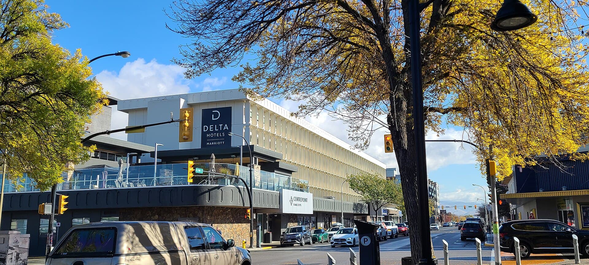 Delta Hotels Kamloops (via Wikimedia Commons, CC BY-SA 3.0)