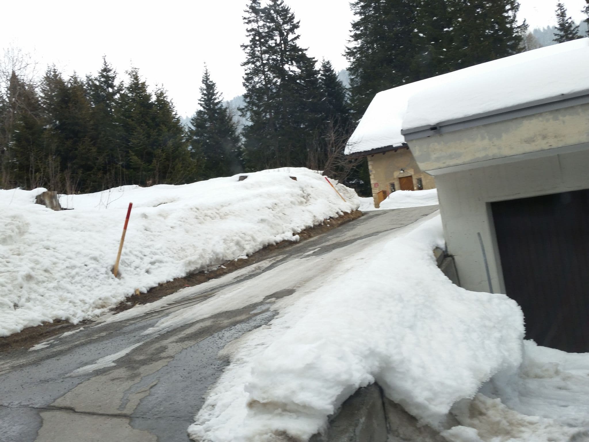 Street view near Fadail seura 11, Lenzerheide — © himmelbuerger (CC BY-SA · Mapillary)