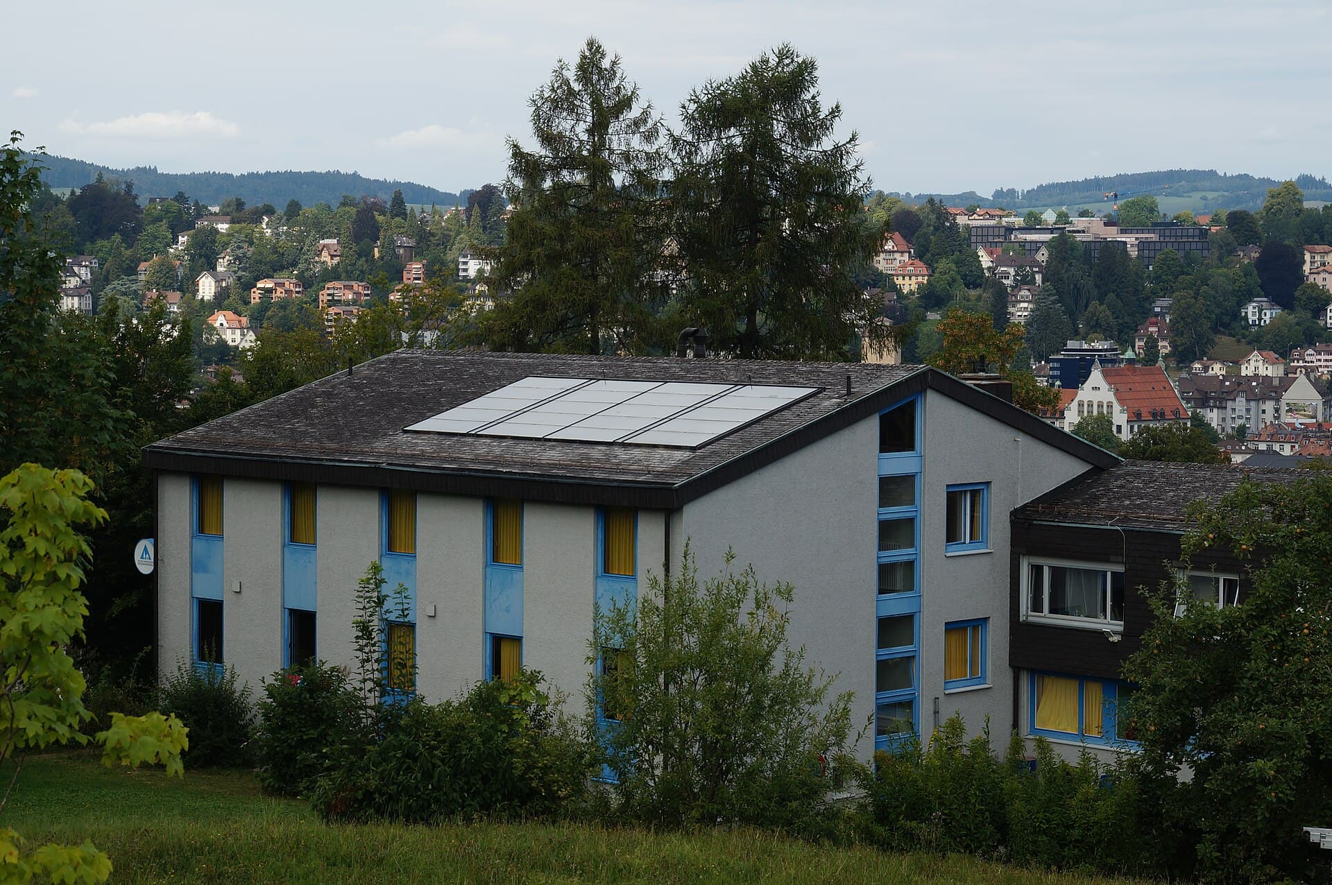 Youth Hostel St. Gallen (via Wikimedia Commons, CC0)
