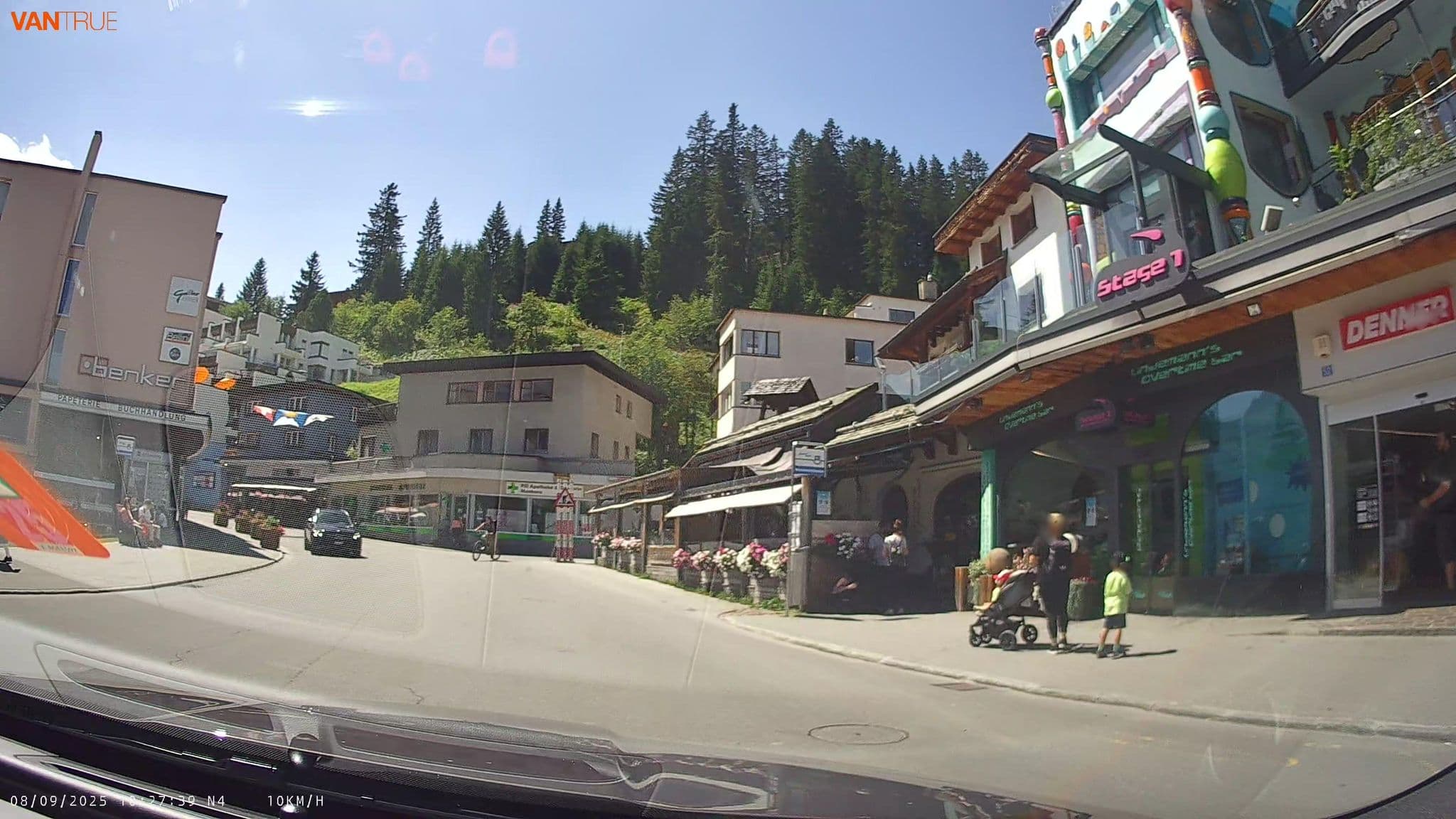 Street view near Sonnenhalde, Arosa — © fcignat (CC BY-SA · Mapillary)