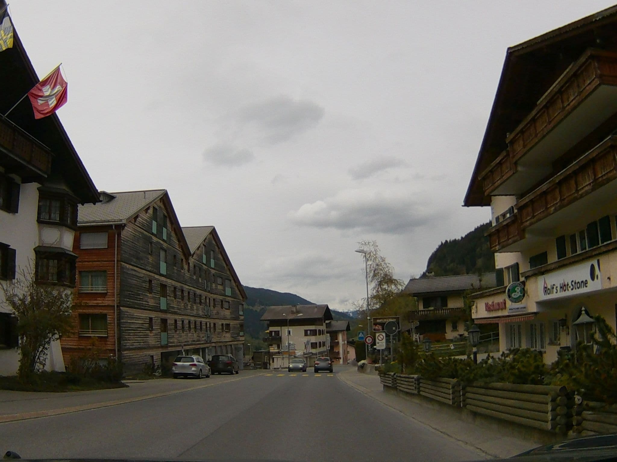 Street view near Hotel Kurhaus, Klosters Serneus — © oferi (CC BY-SA · Mapillary)