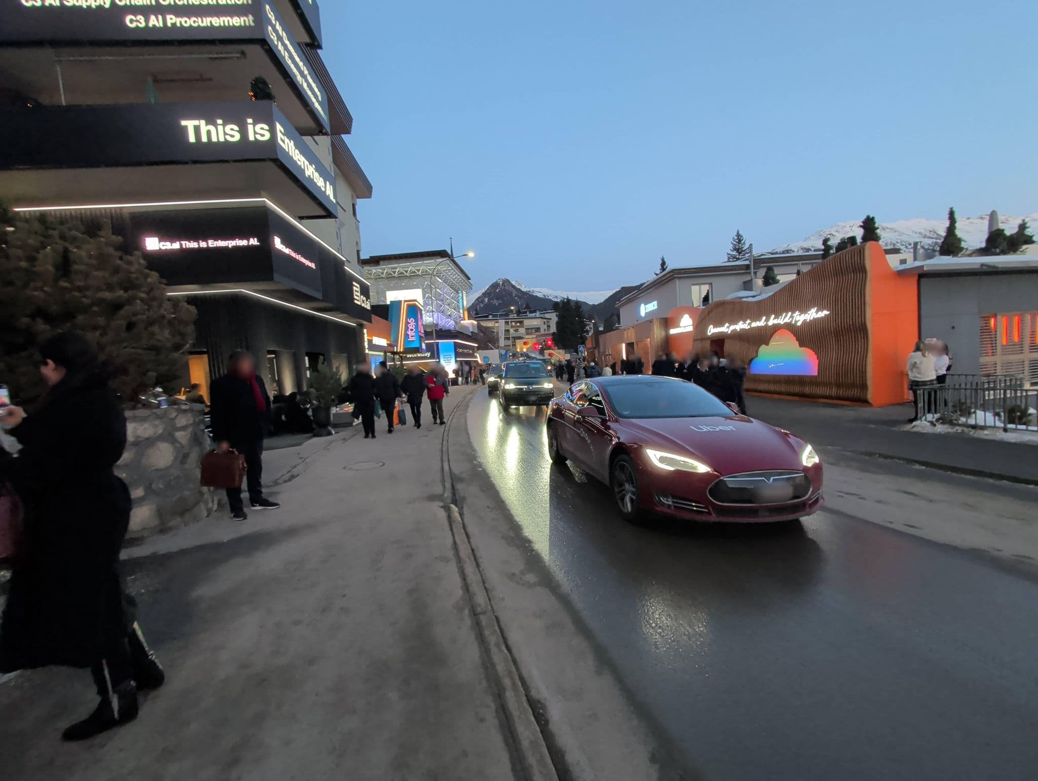 Street view near Des Alpes, Davos — © brunosan (CC BY-SA · Mapillary)