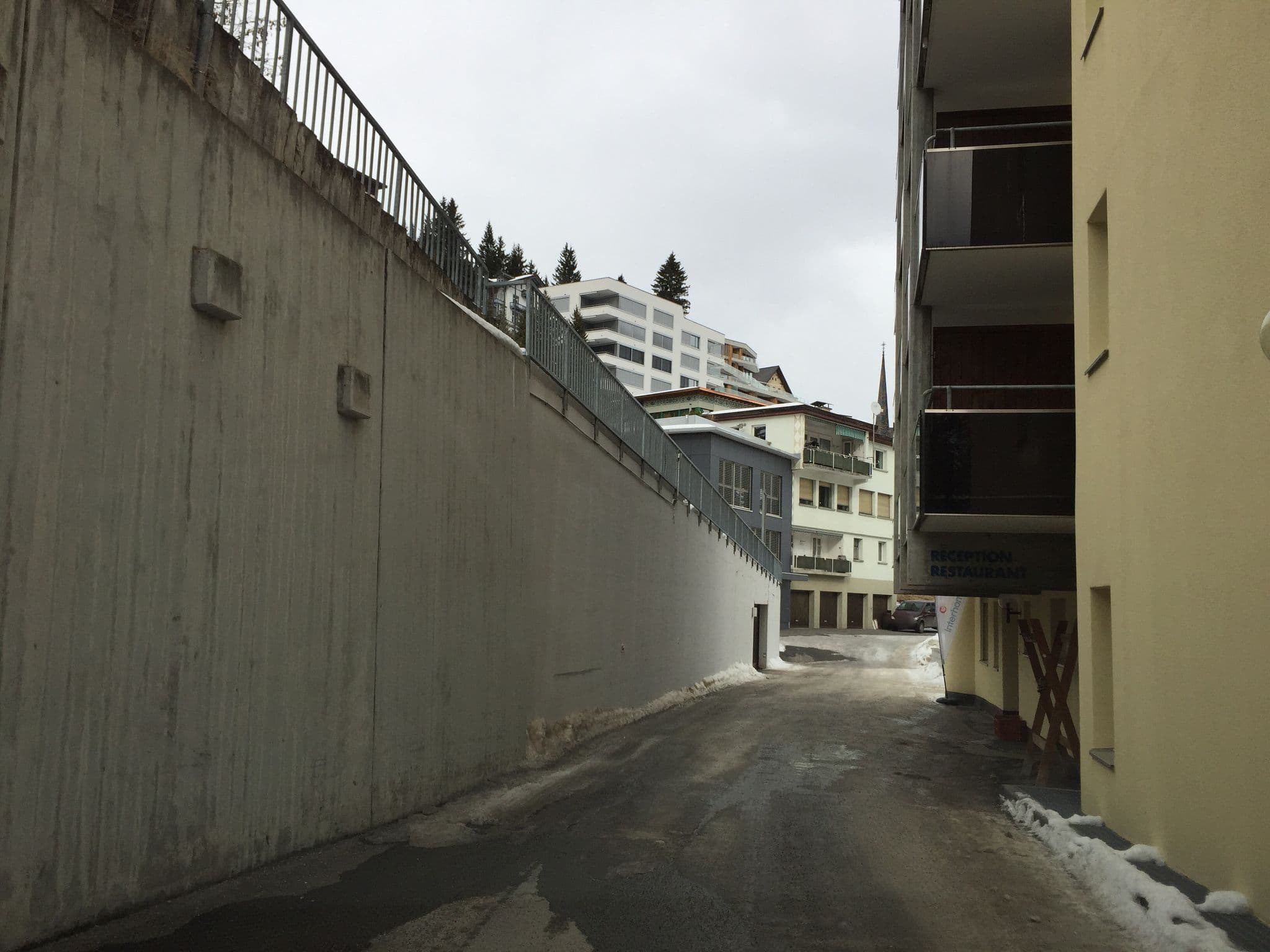 Street view near Restaurant Allod Park Utoring, Davos — © till (CC BY-SA · Mapillary)