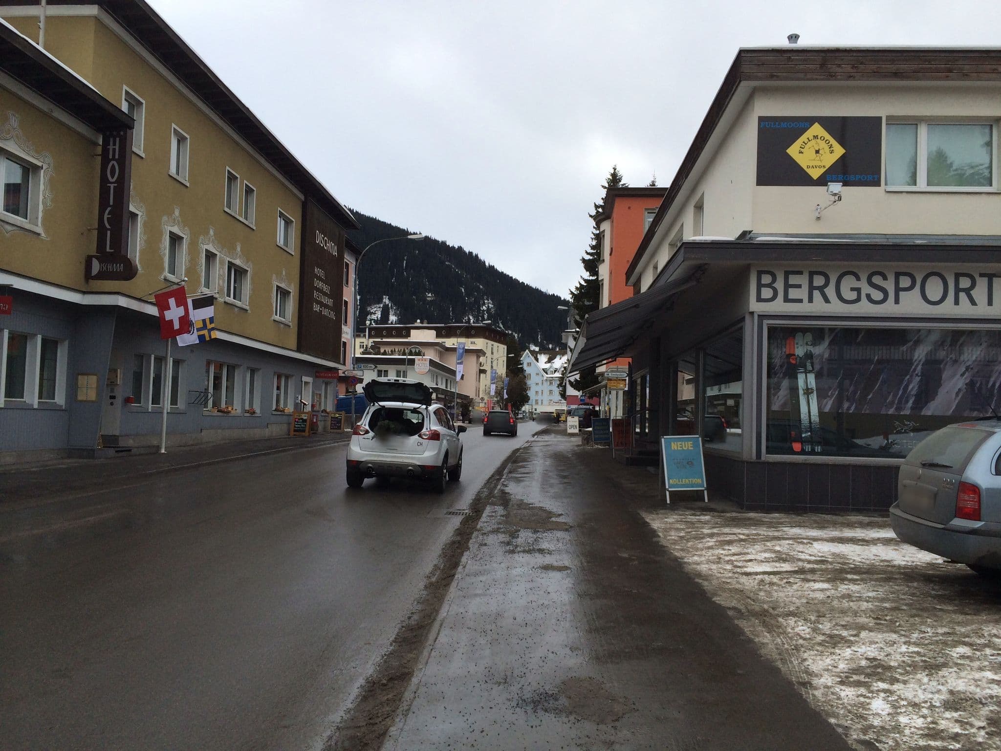 Street view near Bristol Hotel, Davos — © jesolem (CC BY-SA · Mapillary)