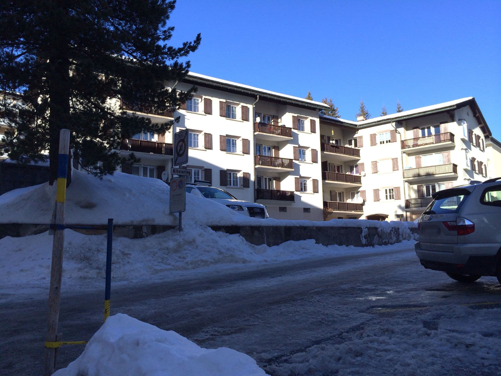Street view near Golfresidenz 17, Davos — © jan_solem (CC BY-SA · Mapillary)