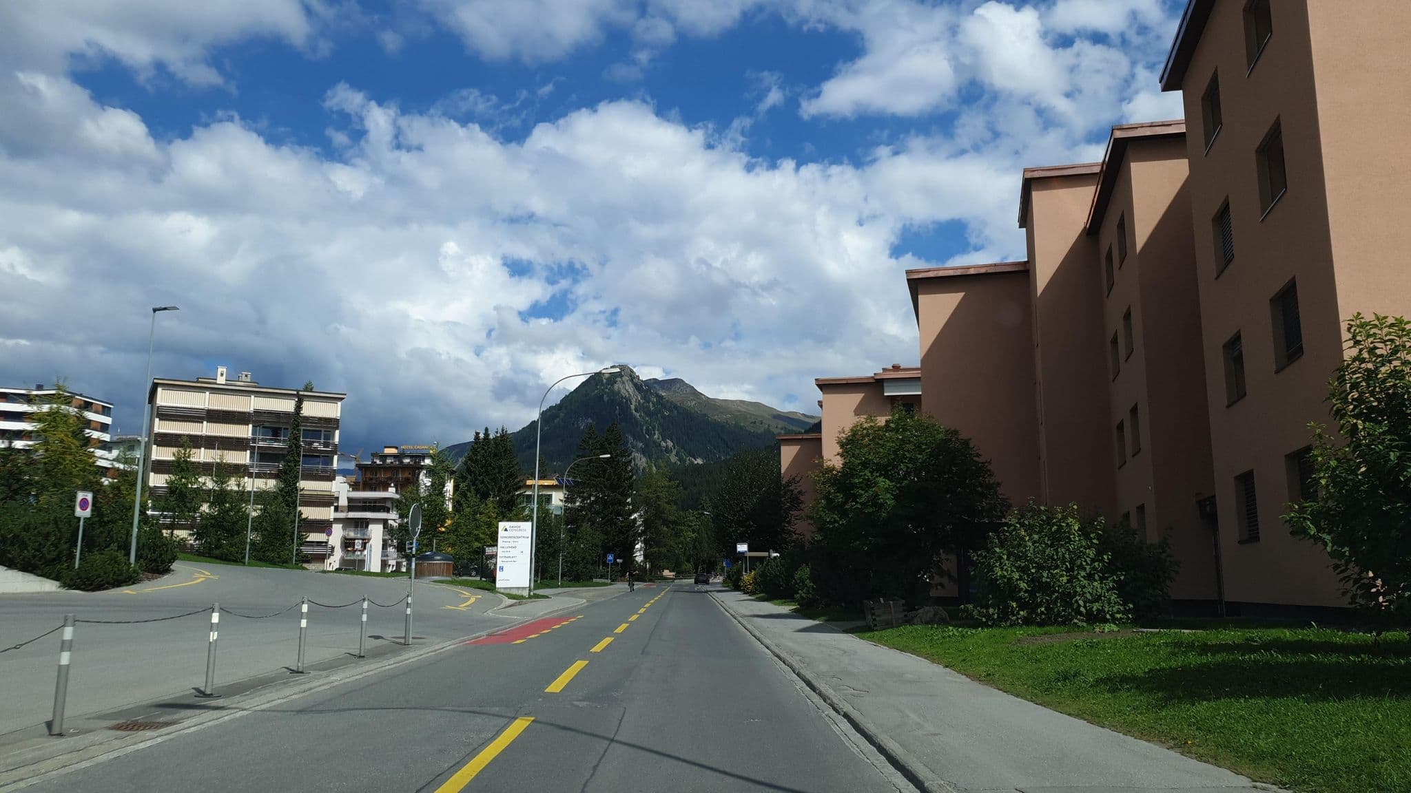 Street view near B&B Erika Fasler, Davos — © jopparn (CC BY-SA · Mapillary)