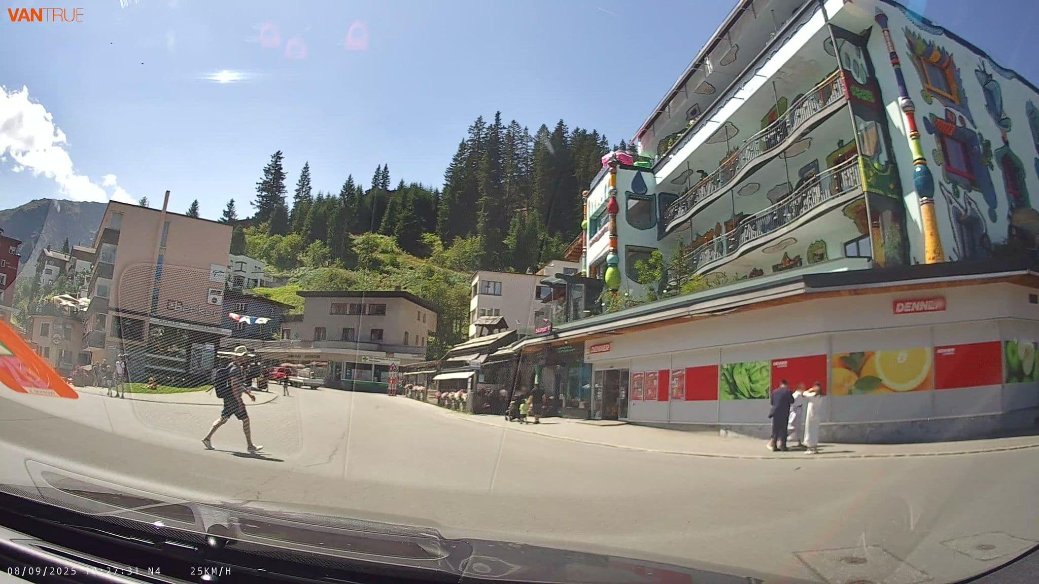 Street view near Backpacker's Chalet, Arosa — © fcignat (CC BY-SA · Mapillary)