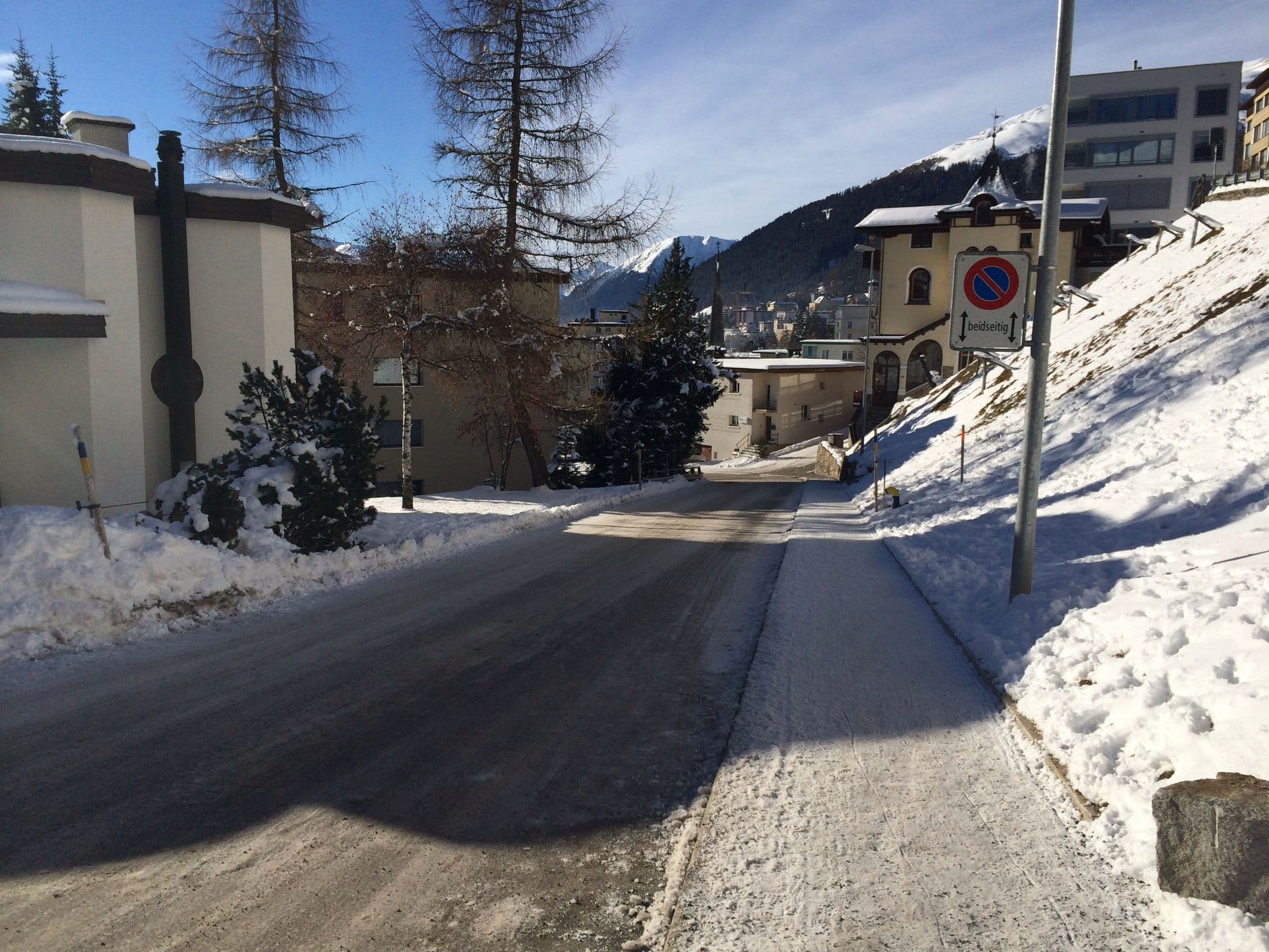 Street view near Scarlett, Davos — © jesolem (CC BY-SA · Mapillary)