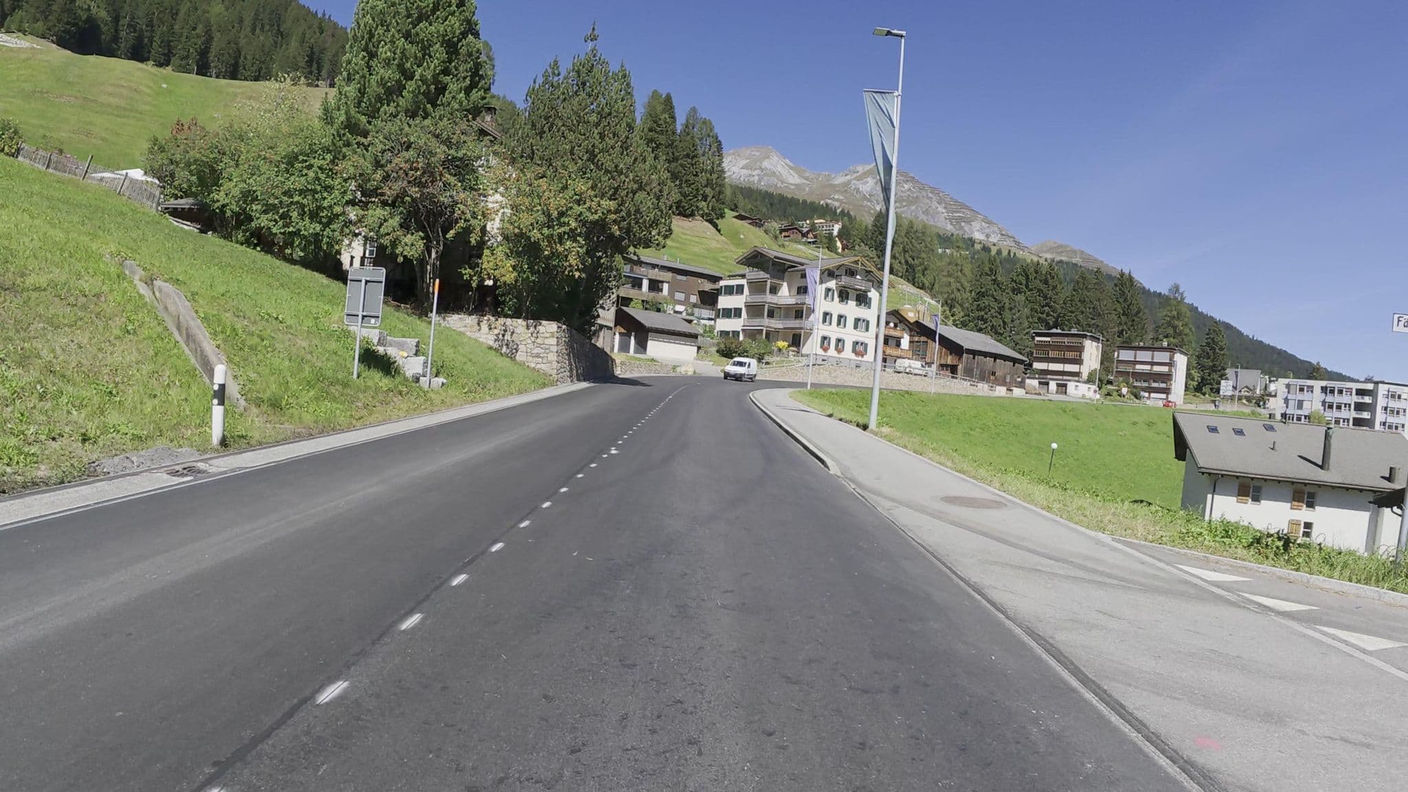 Street view near Farbistrasse 4, Davos — © Guzzi_Franze (CC BY-SA · Mapillary)