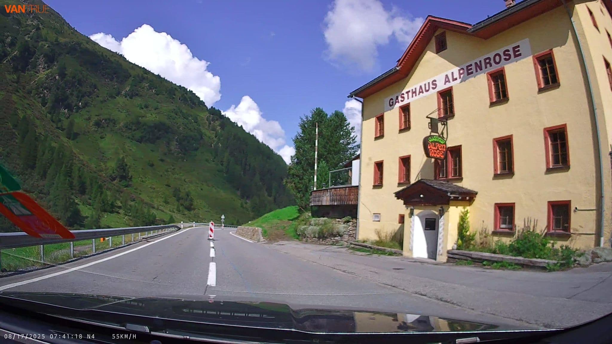Street view near Gasthaus Alpenrose, Davos — © fcignat (CC BY-SA · Mapillary)