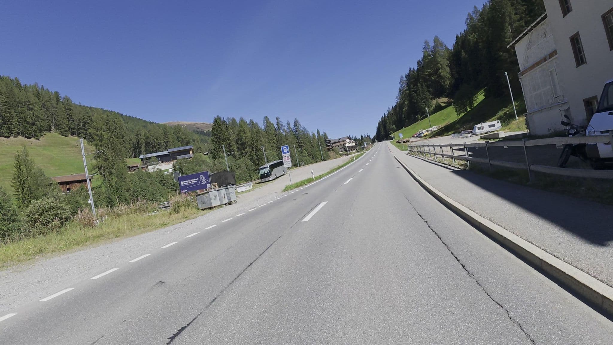 Street view near Spinaubad Sporthotel, Davos — © Guzzi_Franze (CC BY-SA · Mapillary)