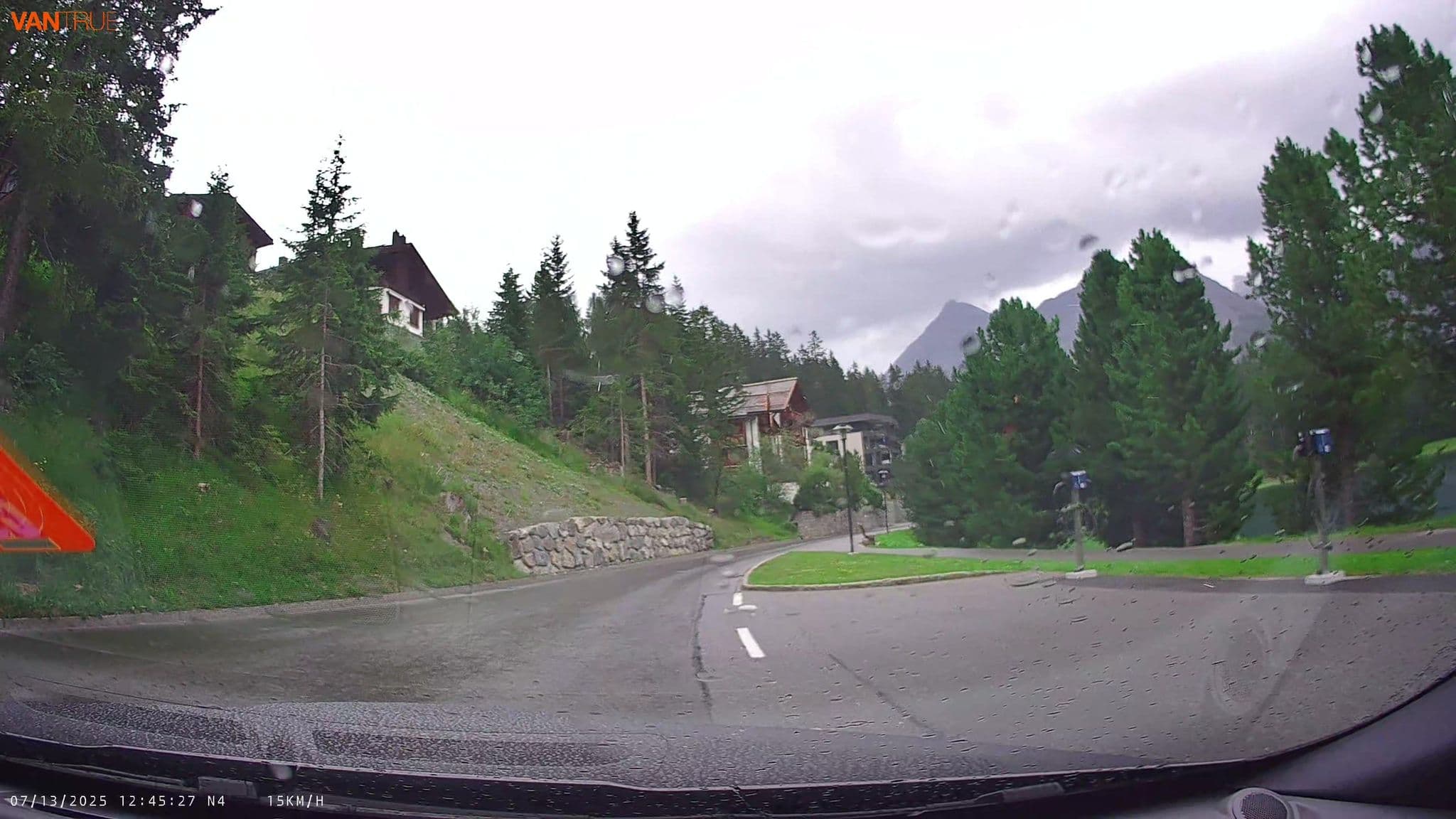 Street view near Haus Hermann, Arosa — © fcignat (CC BY-SA · Mapillary)