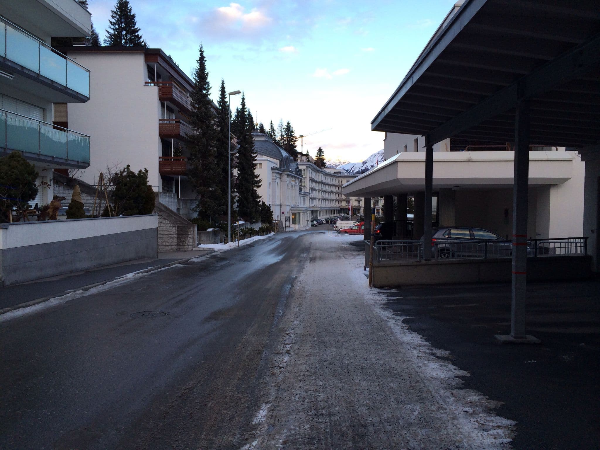 Street view near Richmond - 204, Davos — © jesolem (CC BY-SA · Mapillary)